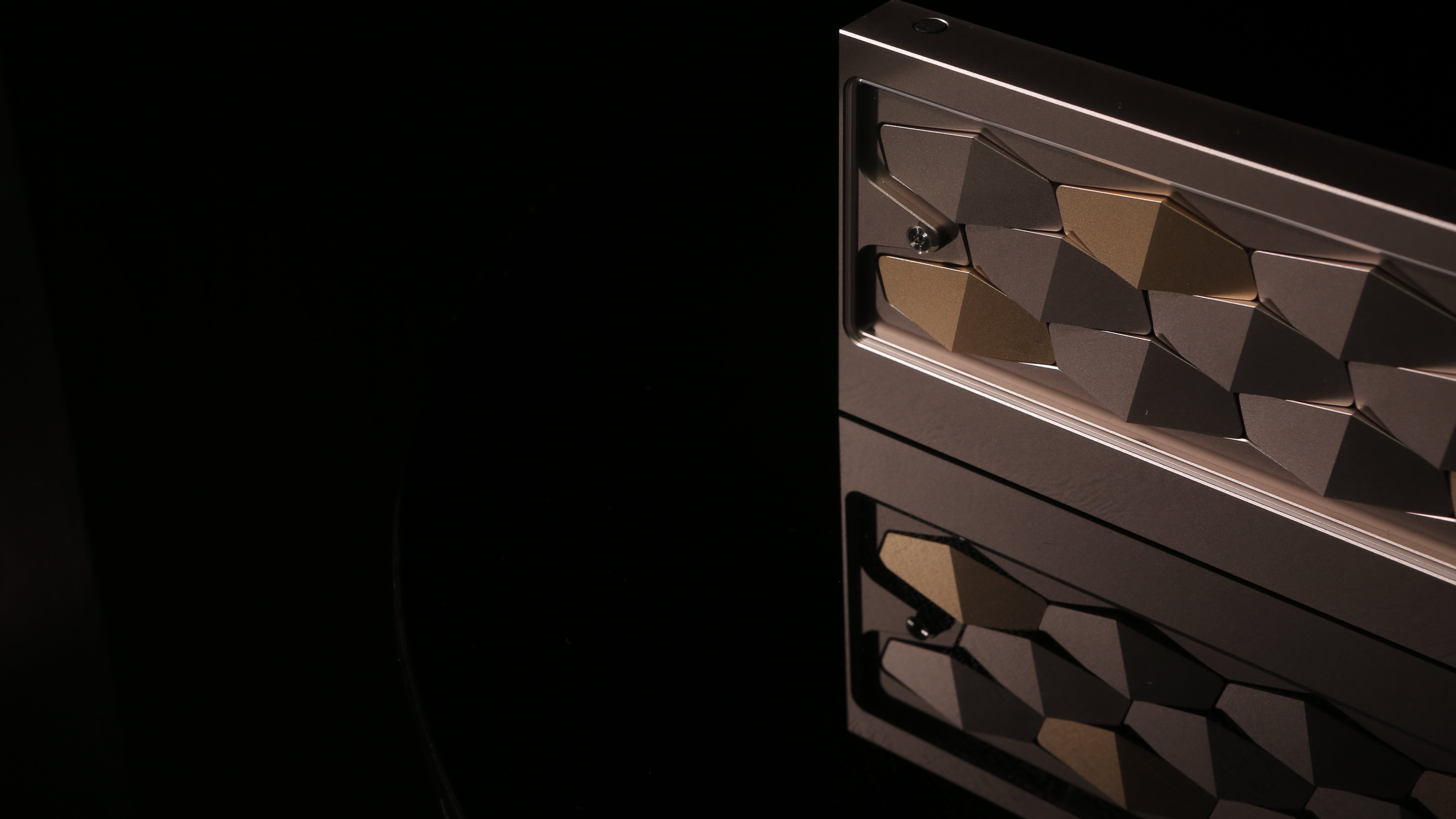 [In Stock] Dragon Scales Wrist Rest 65%-Silicone Connector Version