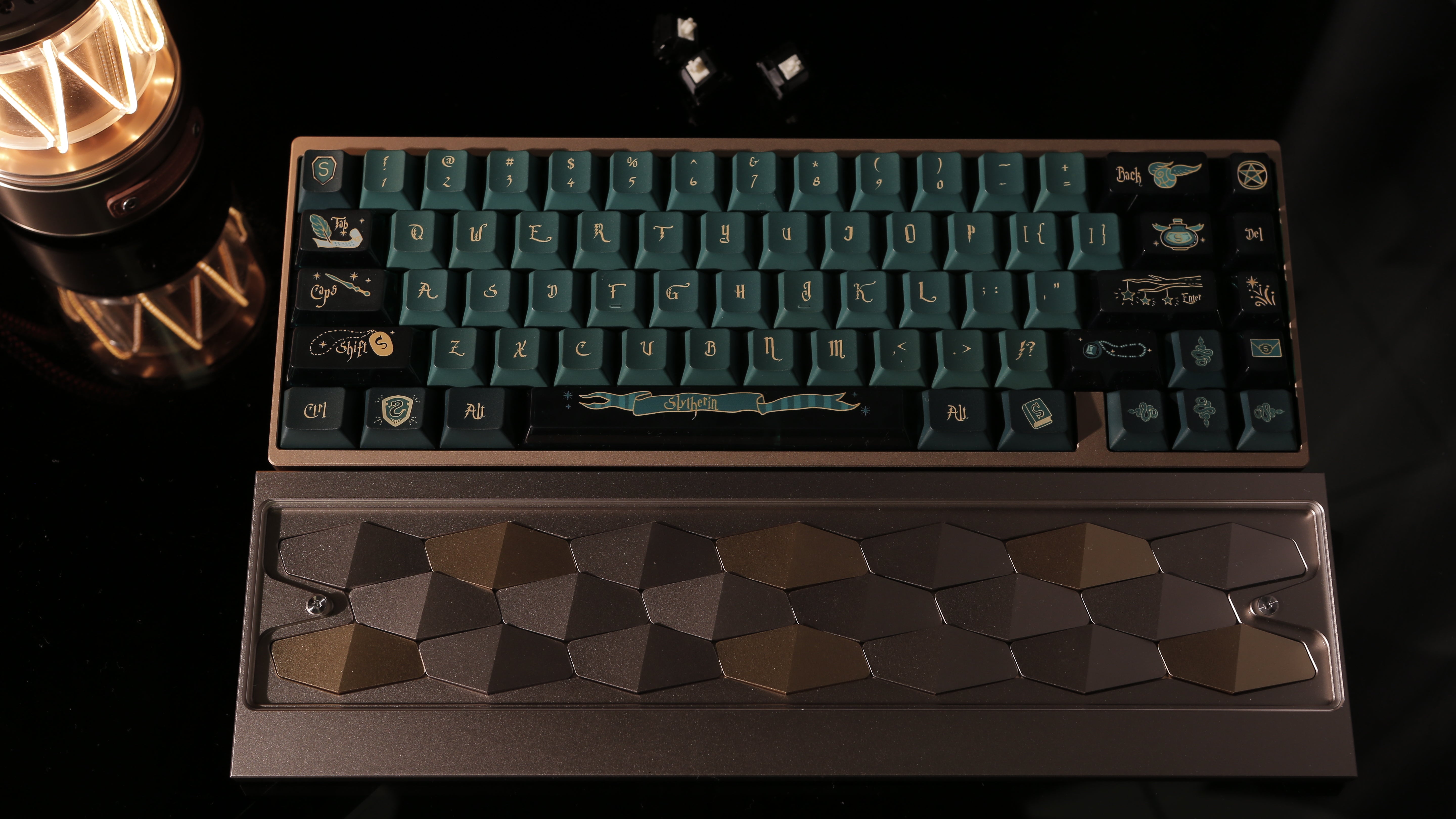 [In Stock] Dragon Scales Wrist Rest 65%-Silicone Connector Version