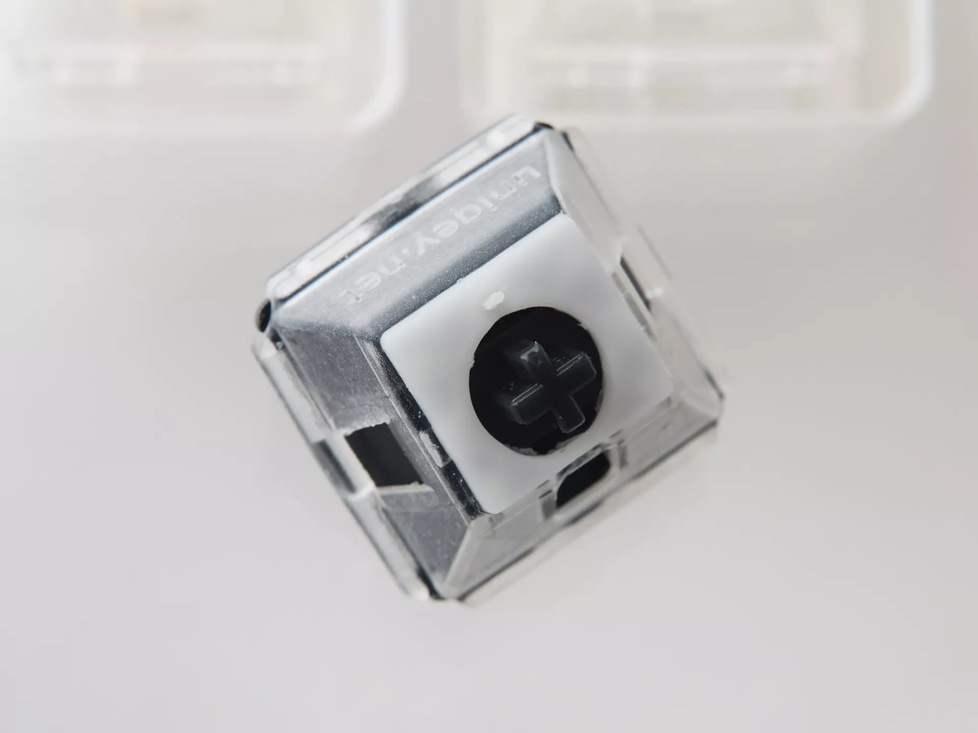 [In Stock] GMK QMX Clips (Sound Dampening)
