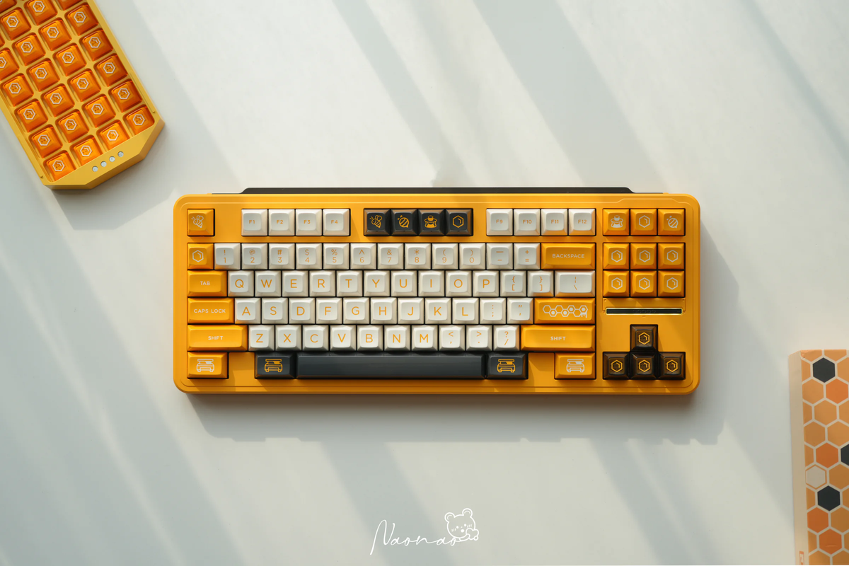 [In Stock] Space80: Apollo’s Cyber Armor keyboard kit By Gray Studio