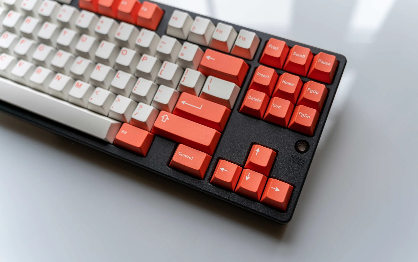 GMK Coral R2
