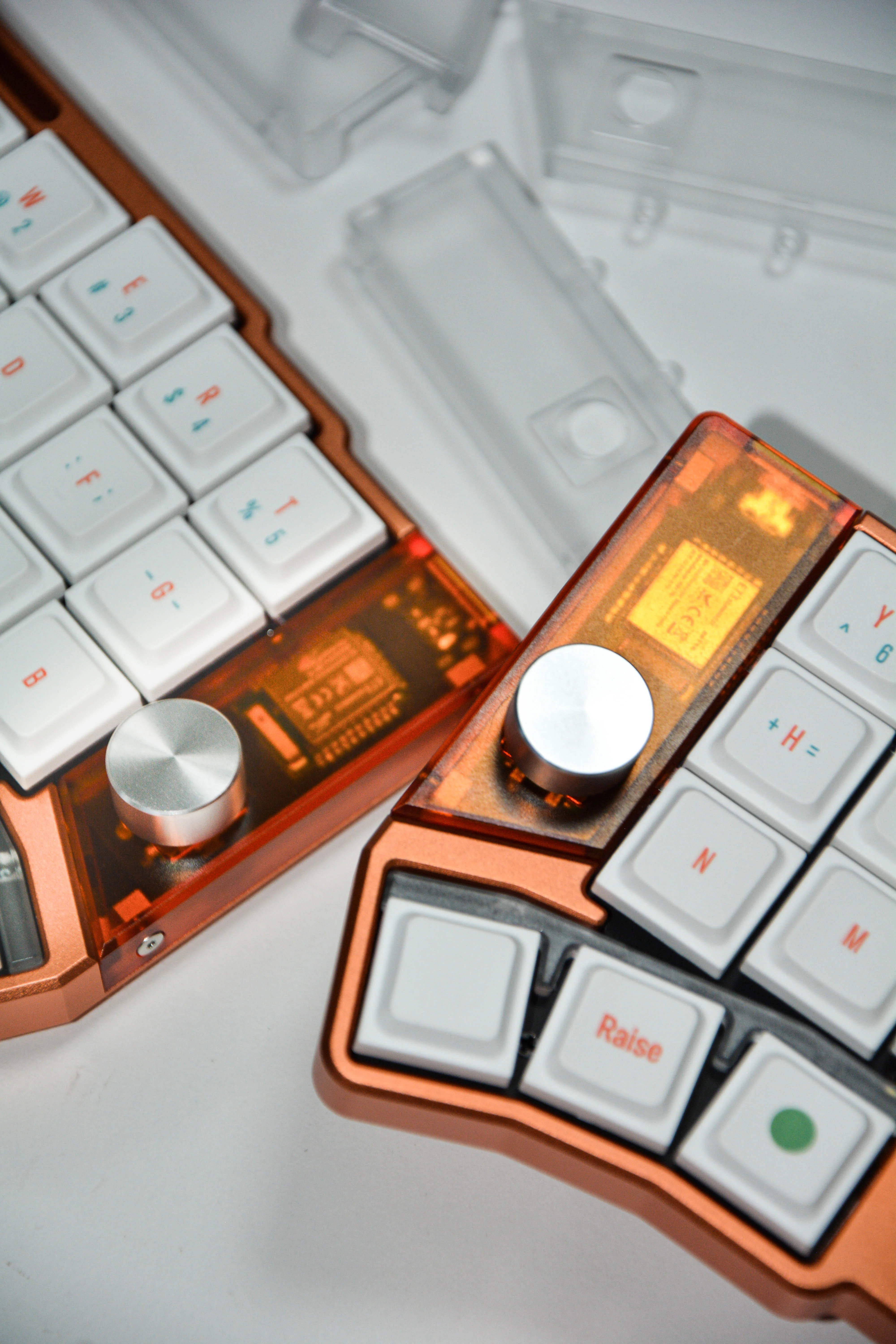 [Pre Order] Cornix Tented Low Profile Split Ergo Keyboard by Jezail Funder