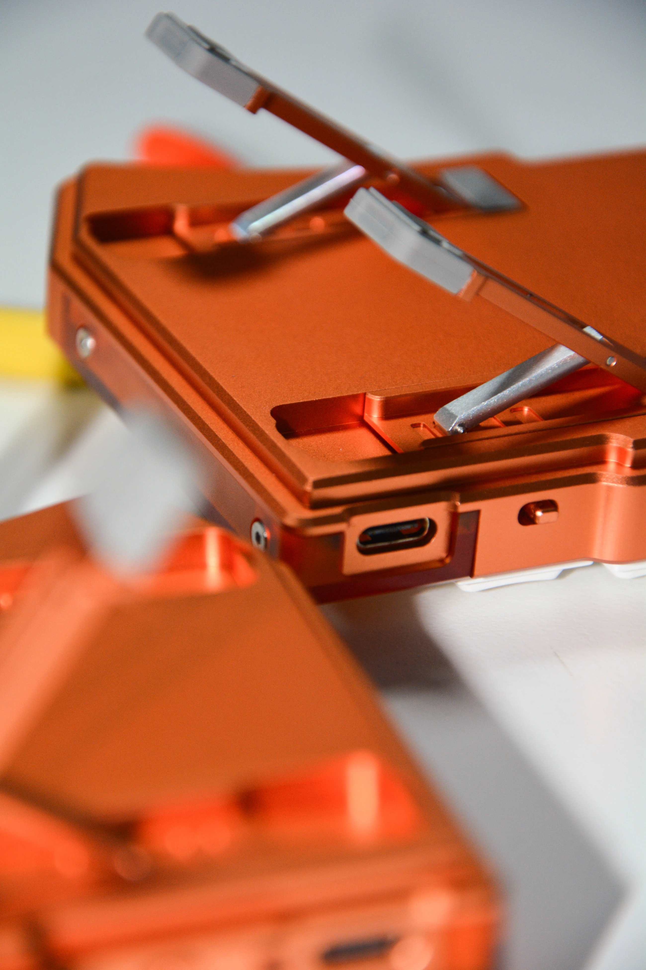 [Pre Order] Cornix Tented Low Profile Split Ergo Keyboard by Jezail Funder