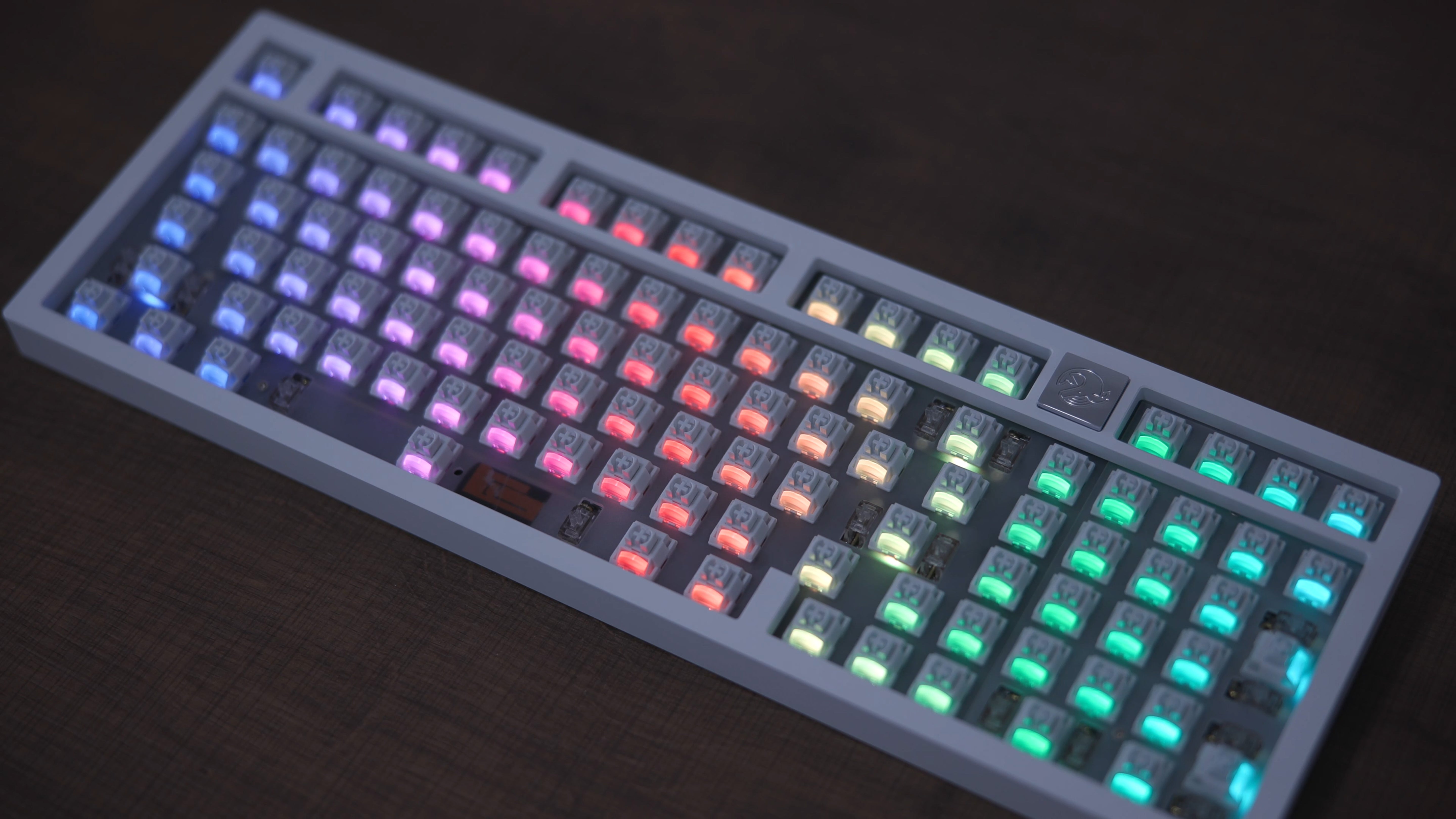 [In Stock] Qelec.Studio i101 Tri-mode Mechanical Keyboard Kit