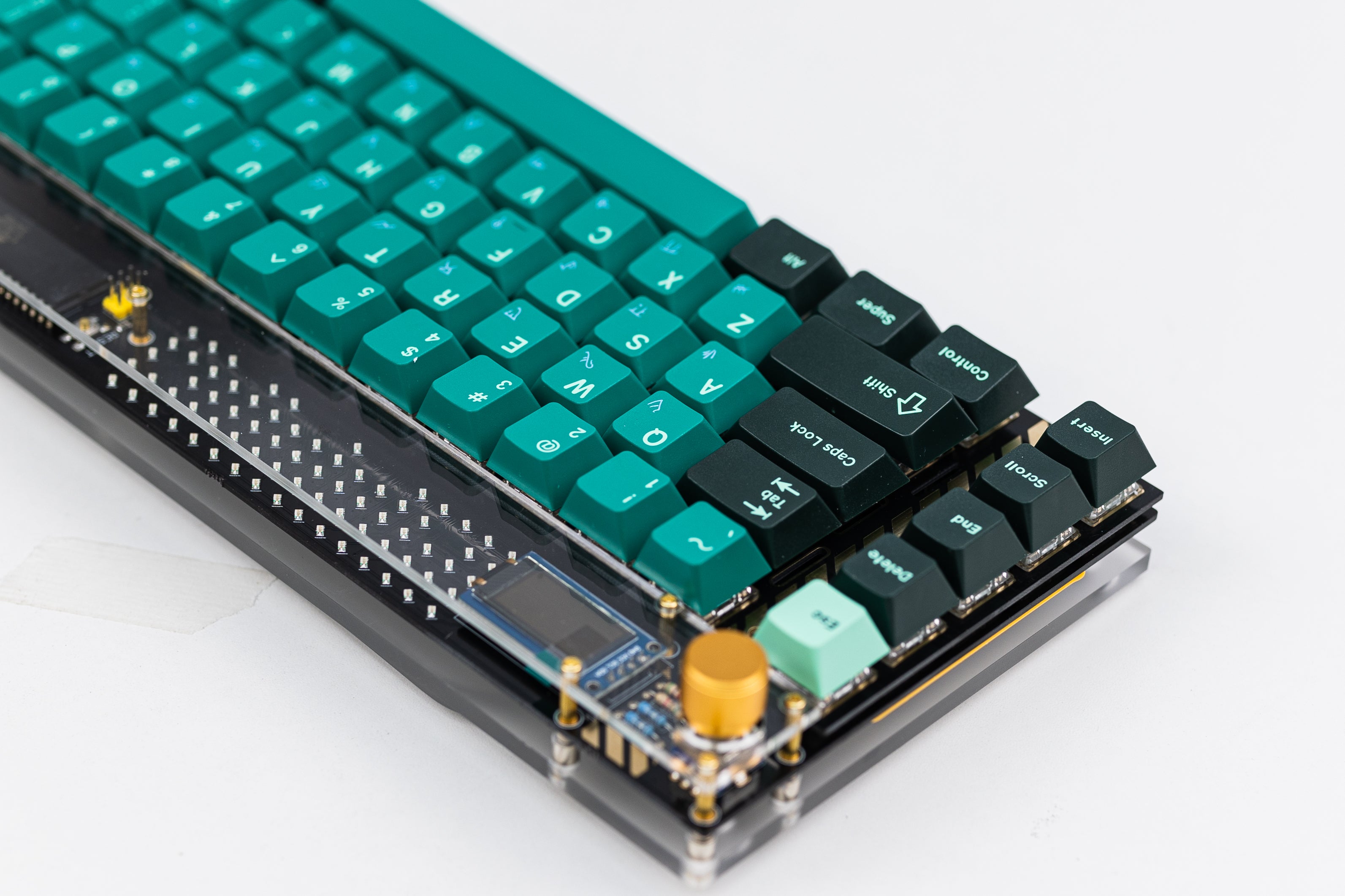 In Stock] Lelelab Y2K 76 x GMK Terror Below PreBuilt Ready-to-use Key