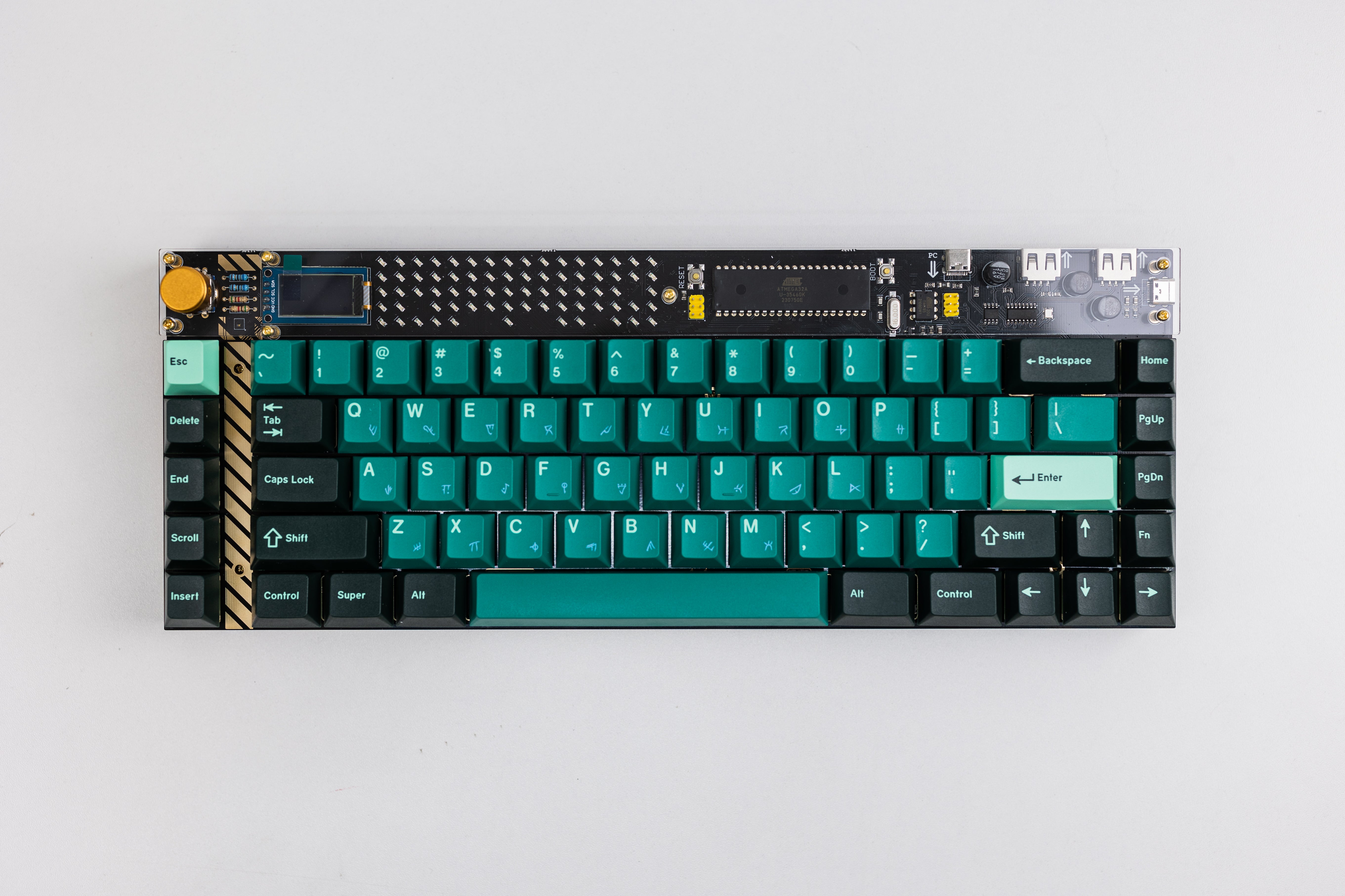 In Stock] Lelelab Y2K 76 x GMK Terror Below PreBuilt Ready-to-use Key