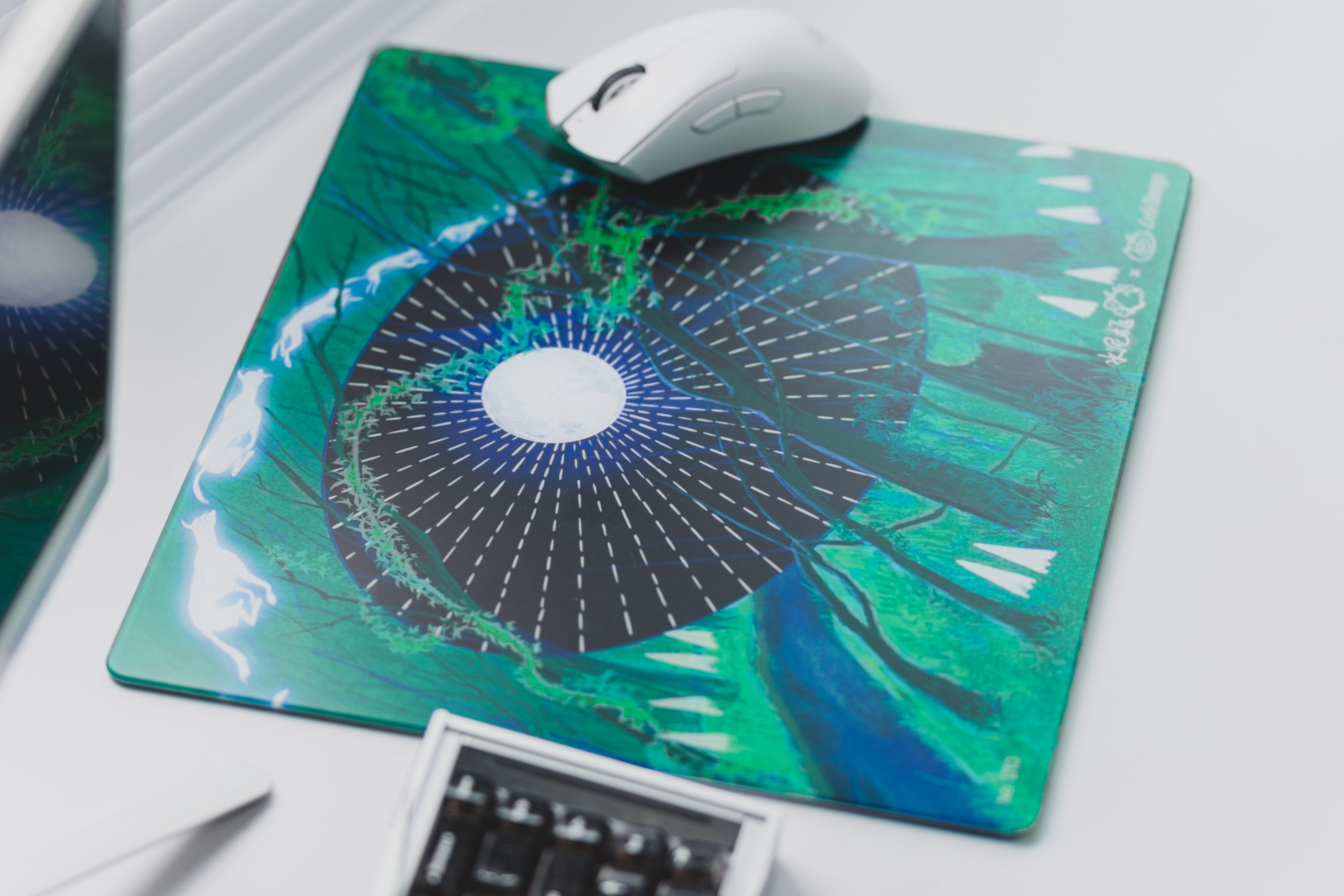 [In Stock] LeleDesign Curation Summer Camp Glass Mousepad（feat. 水泥框）