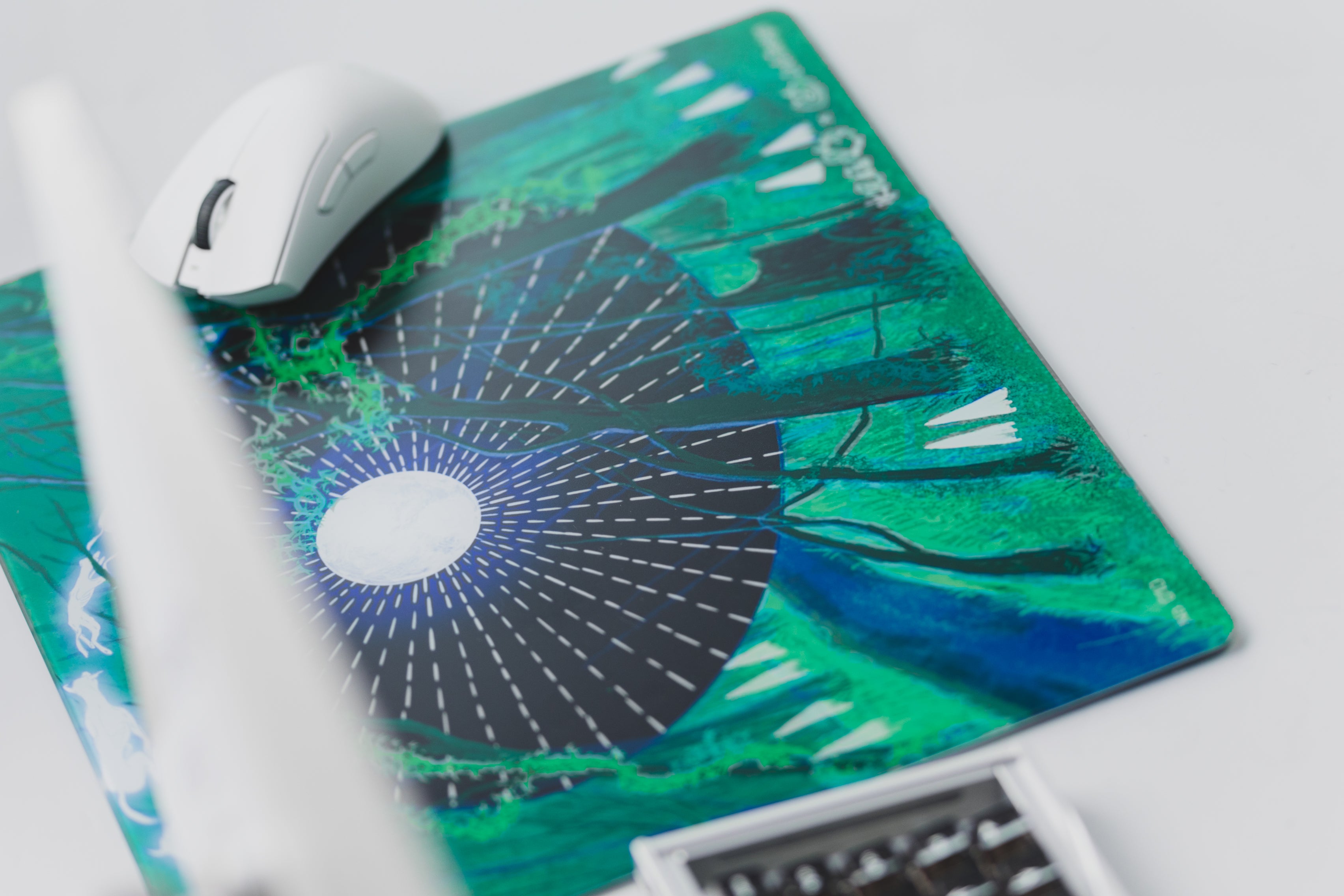[In Stock] LeleDesign Curation Summer Camp Glass Mousepad（feat. 水泥框）