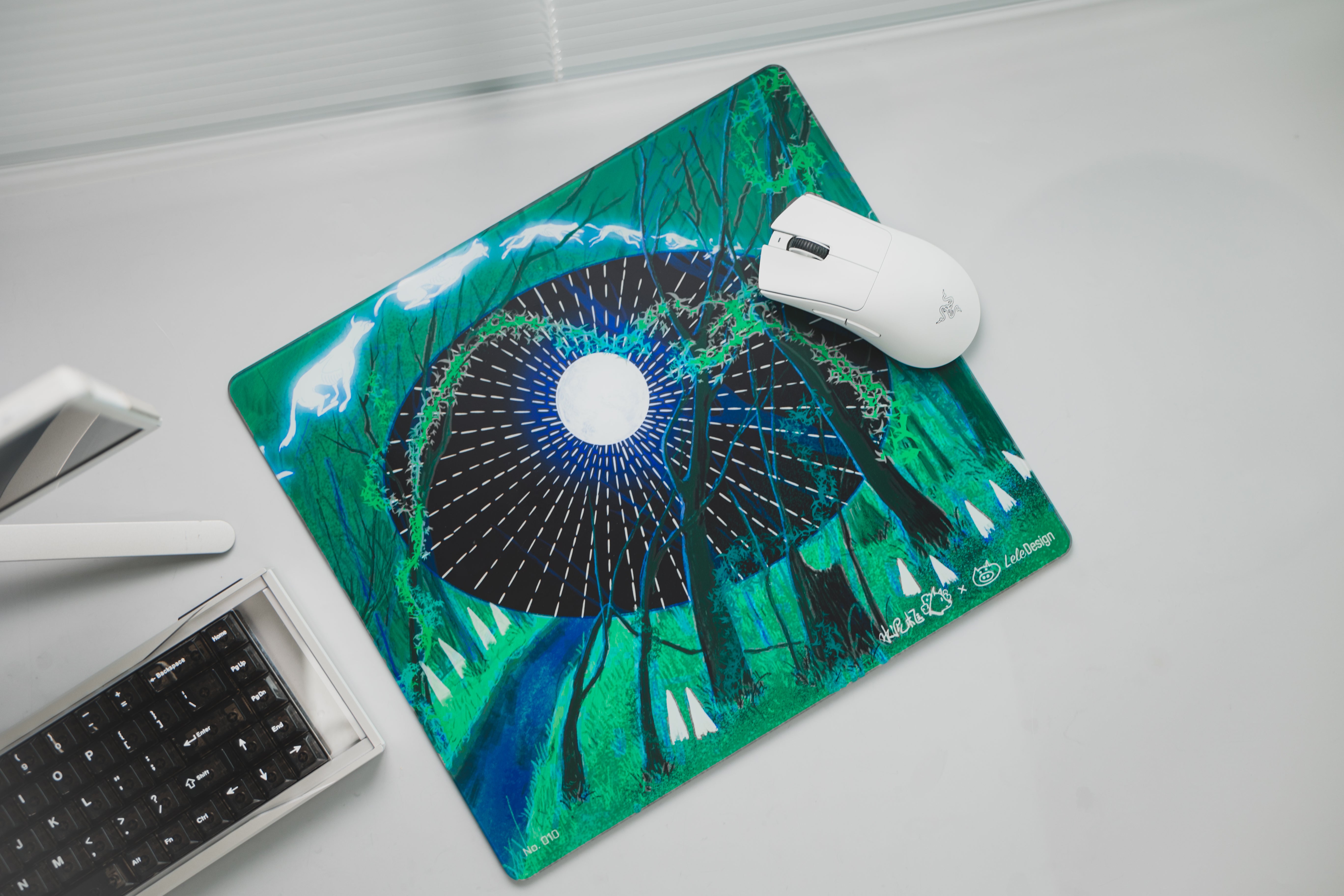 [In Stock] LeleDesign Curation Summer Camp Glass Mousepad（feat. 水泥框）