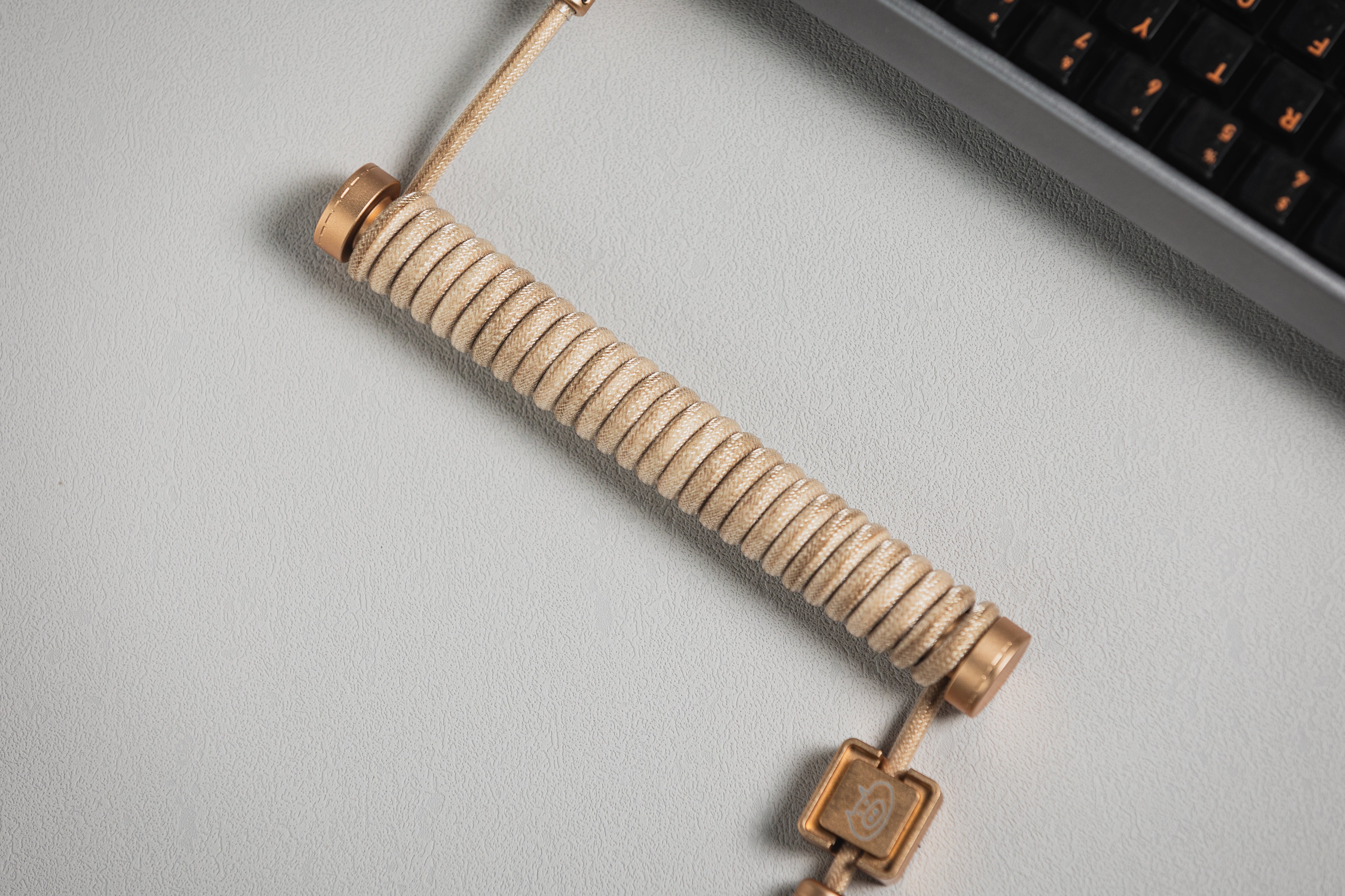 [In Stock] LeleLab x Win Shop Dune Coiled Aviator USB Cable