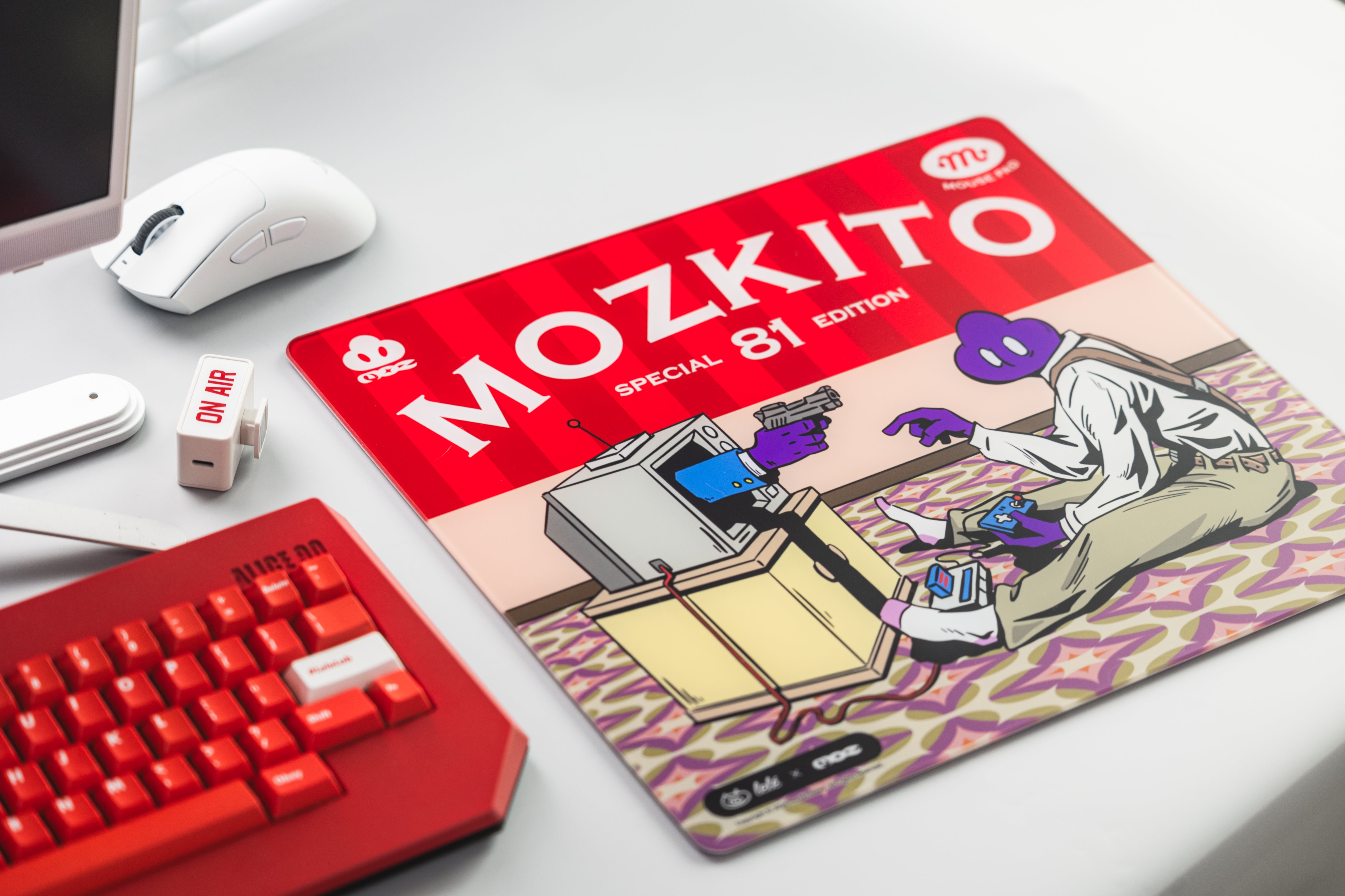 [In Stock] LeleDesign x Mozkito Leee Glass Mousepad