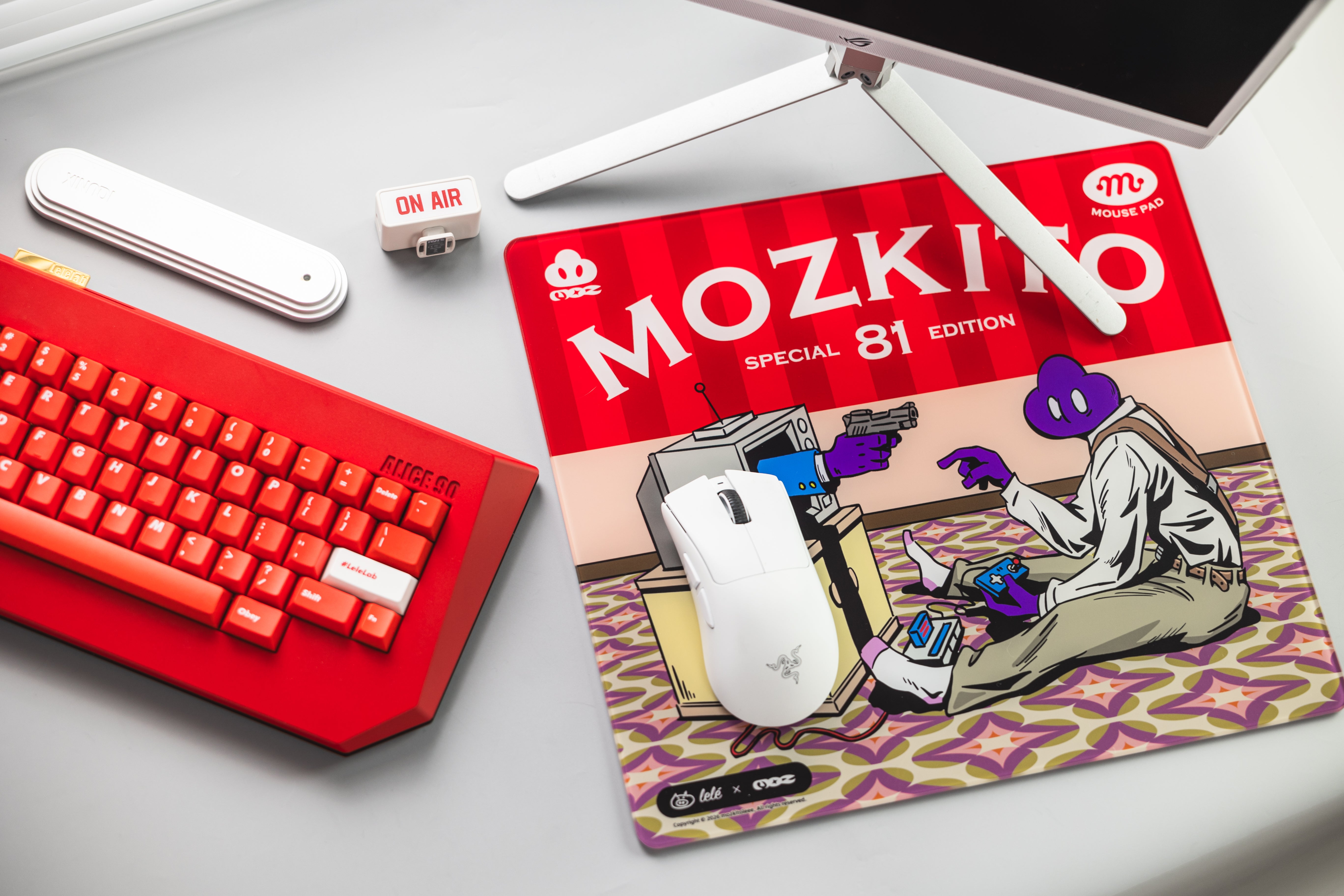 [In Stock] LeleDesign x Mozkito Leee Glass Mousepad