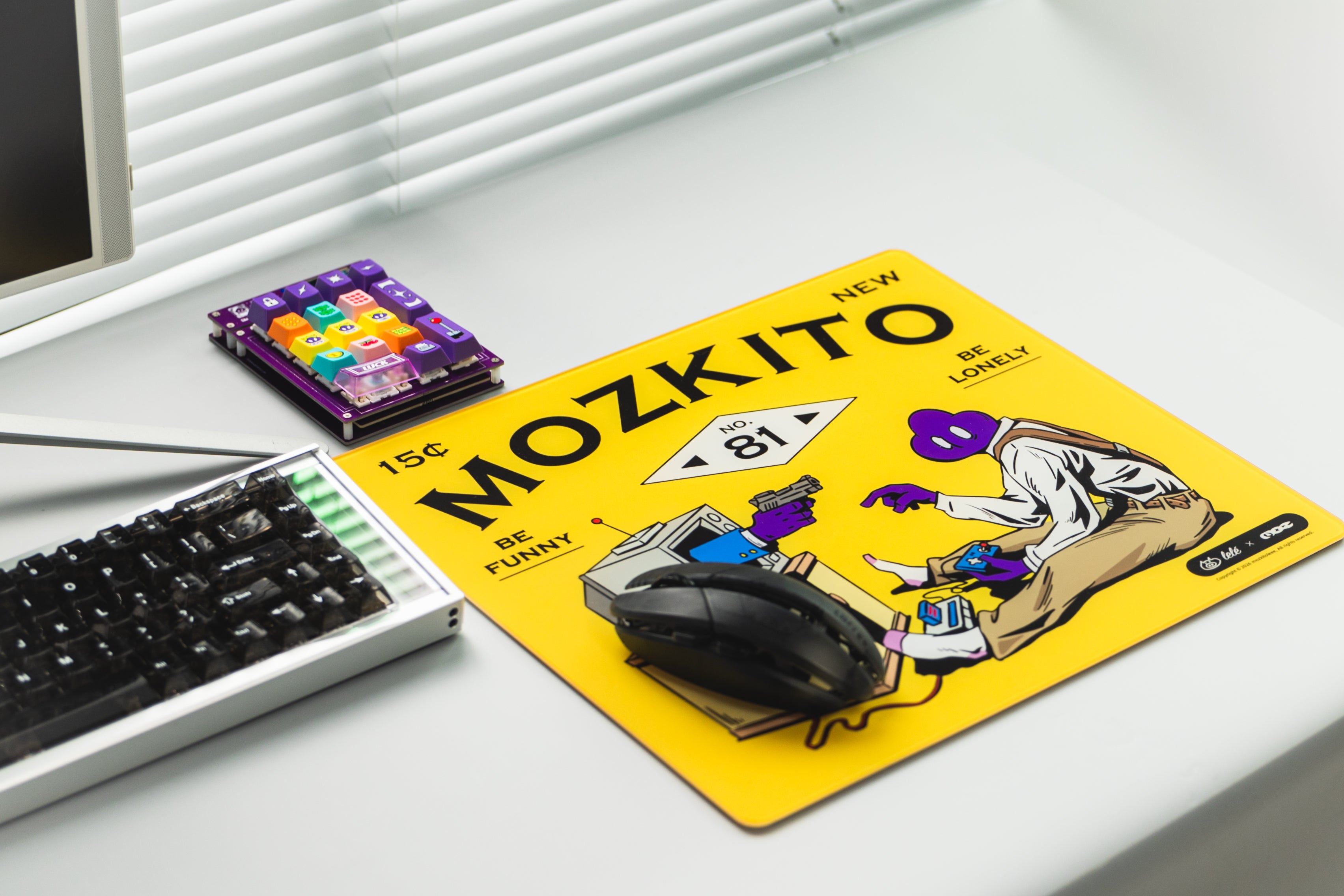 [In Stock] LeleDesign x Mozkito Leee Glass Mousepad