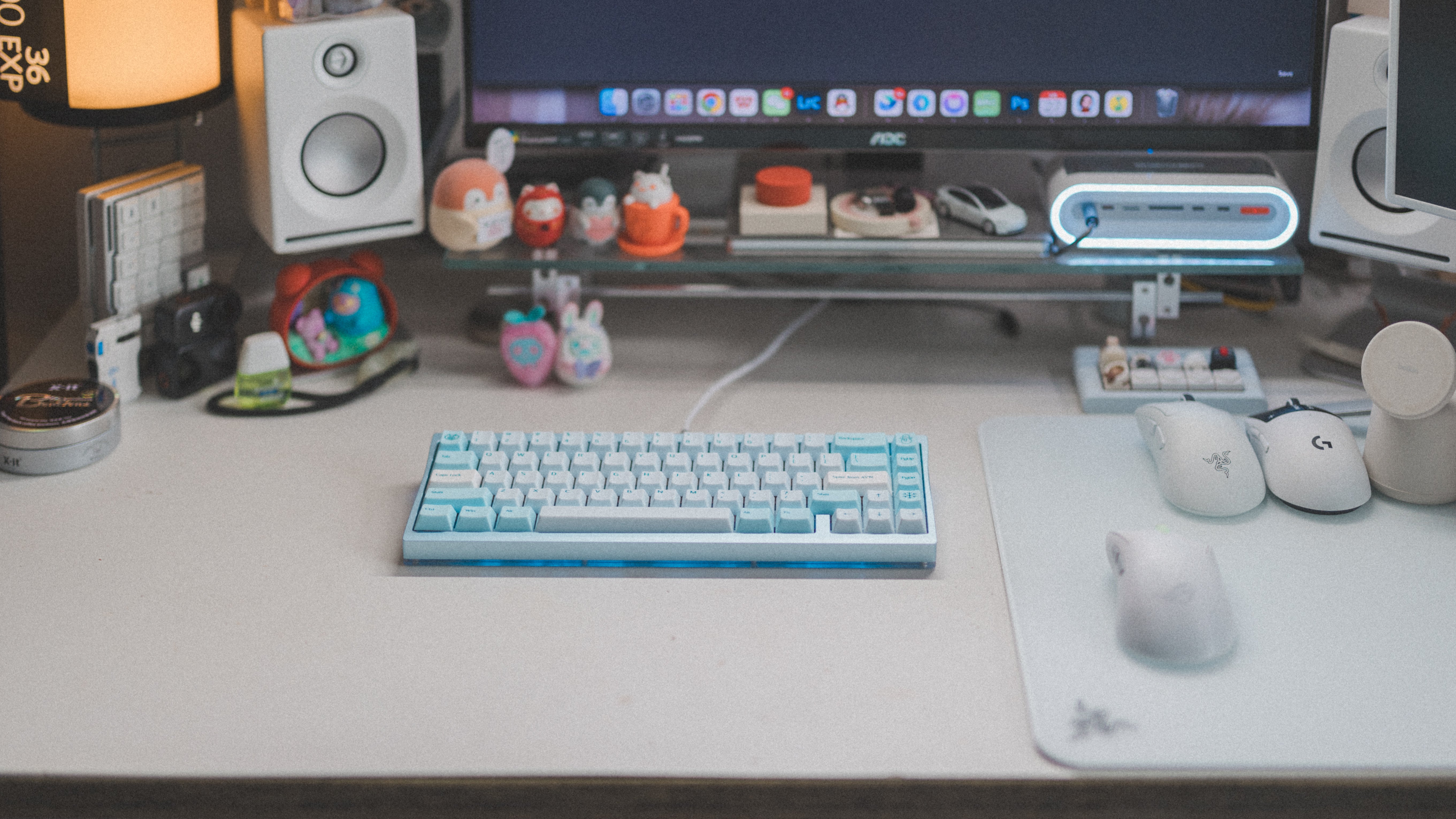 [In Stock] LeleLab x Cheese Snowspire Lake Keycaps Set