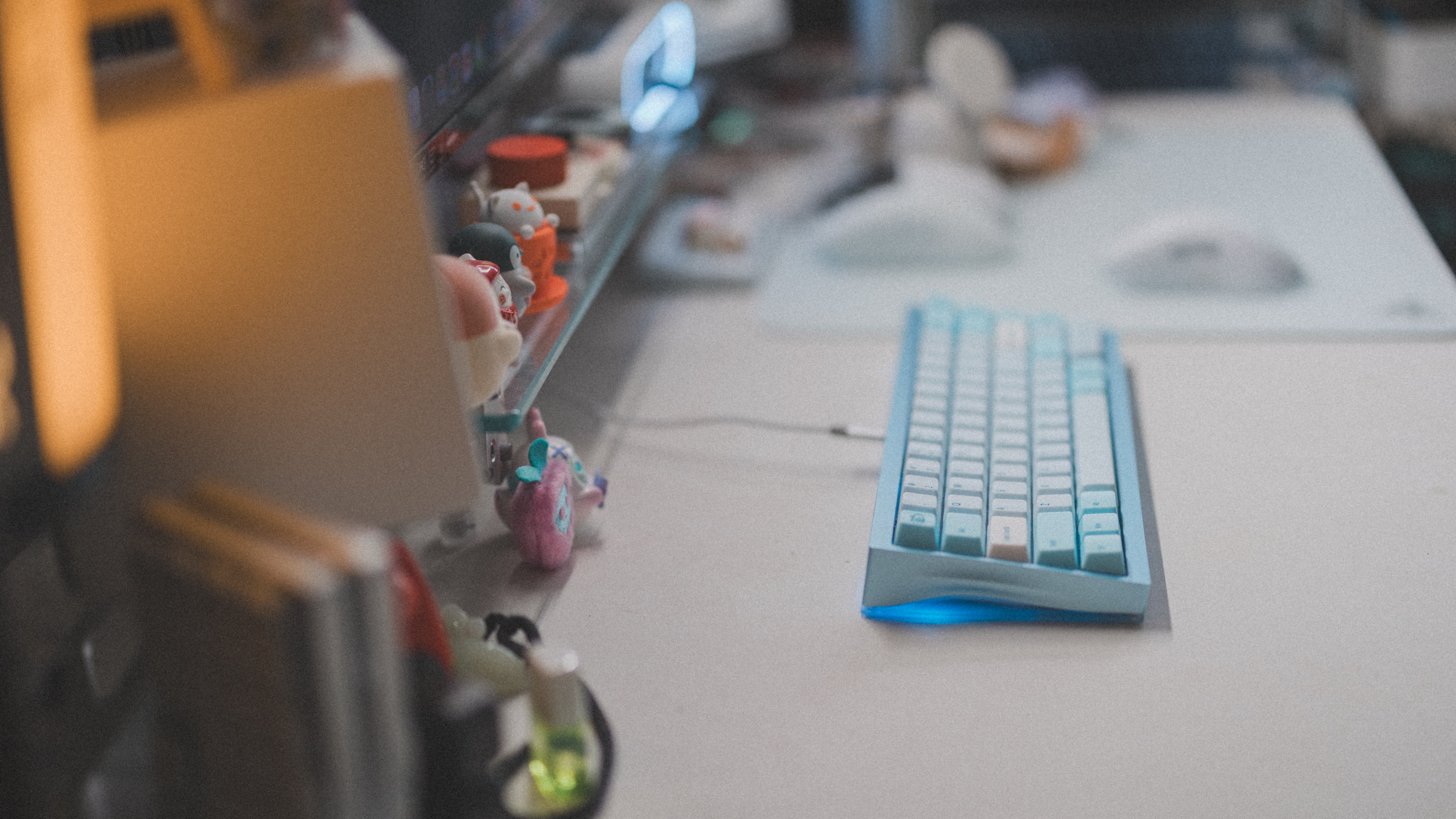 [In Stock] LeleLab x Cheese Snowspire Lake Keycaps Set