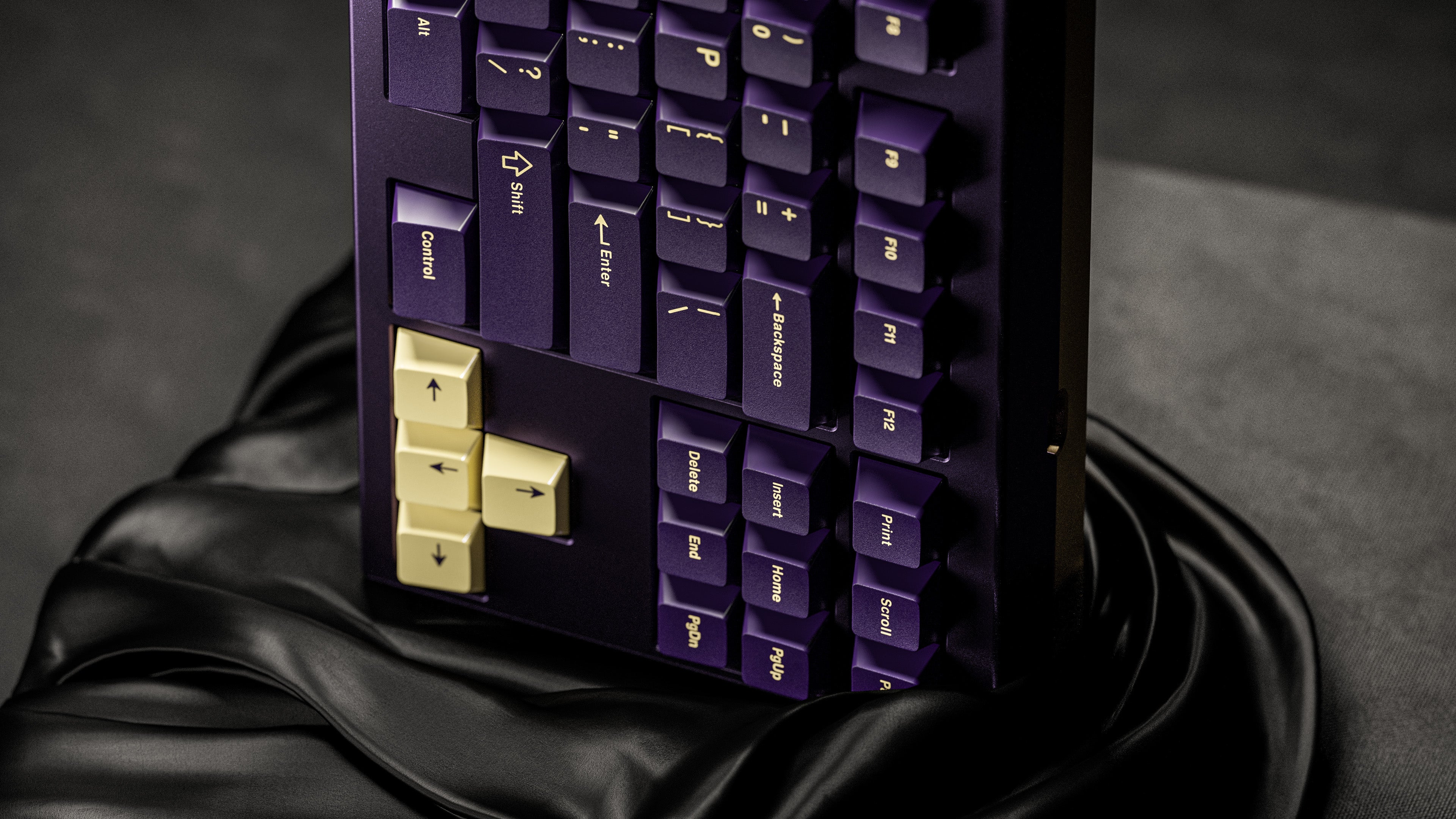 In Stock] GMK CYL Phantom R2
