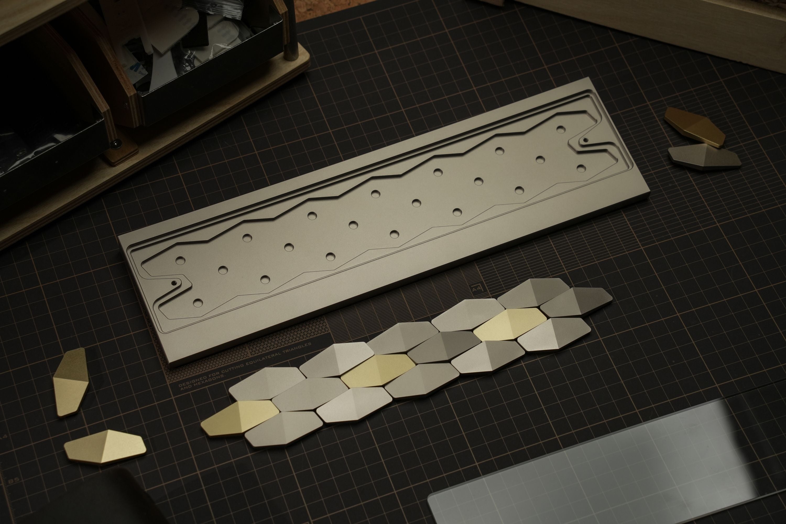 [In Stock] Dragon Scales Wrist Rest 65%-Silicone Connector Version