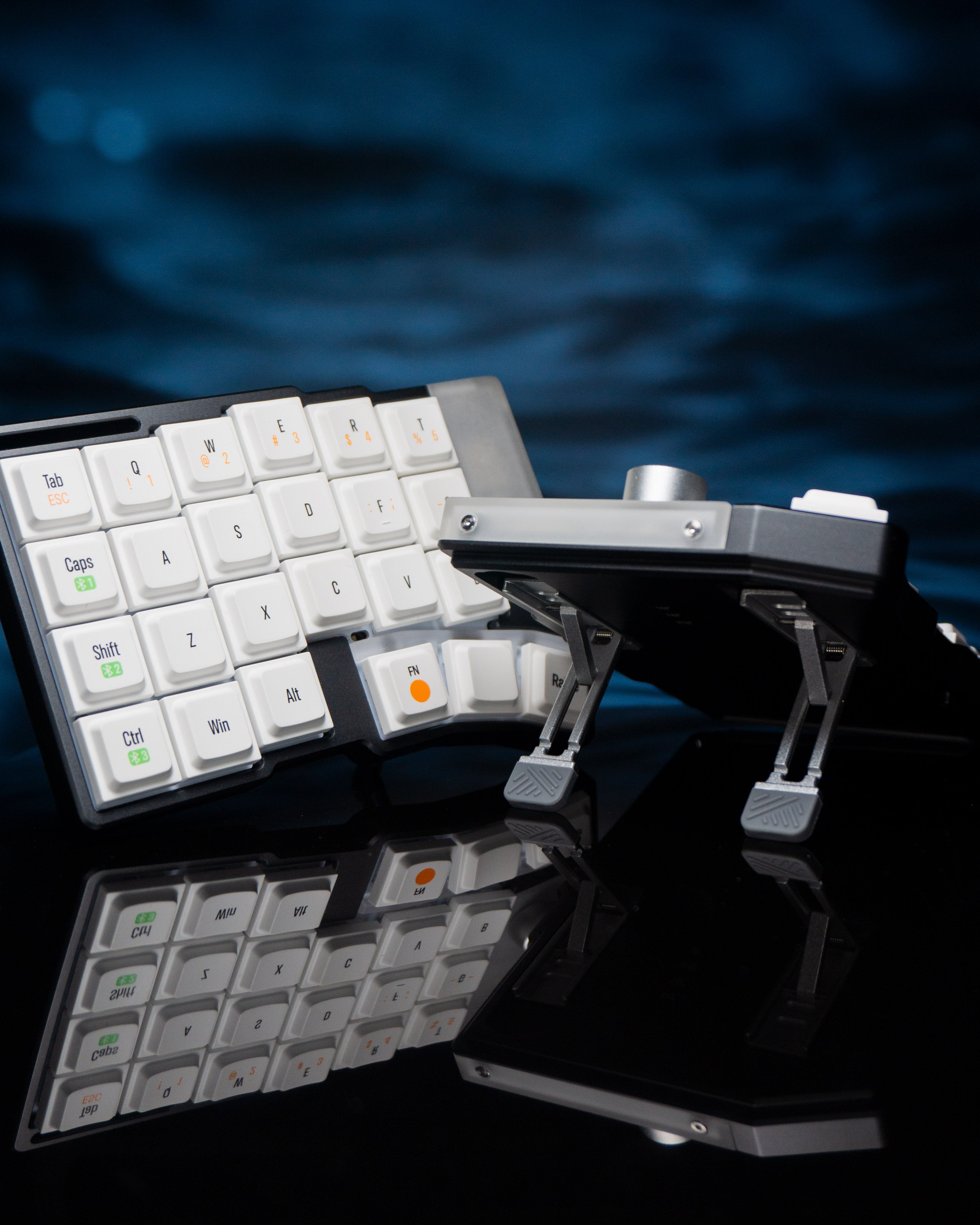 [Pre Order] Cornix Tented Low Profile Split Ergo Keyboard by JZF