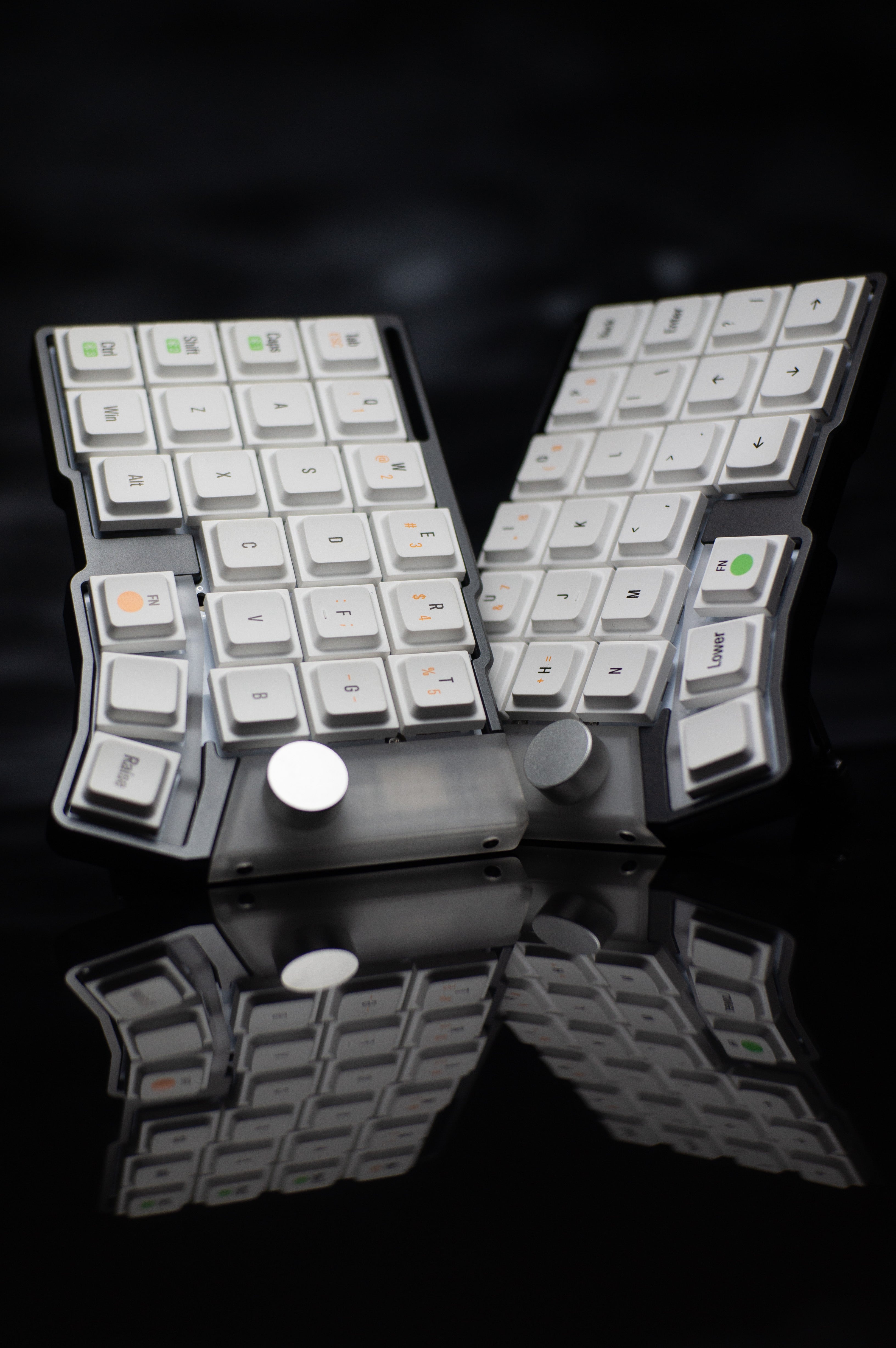 [Pre Order] Cornix Tented Low Profile Split Ergo Keyboard by JZF