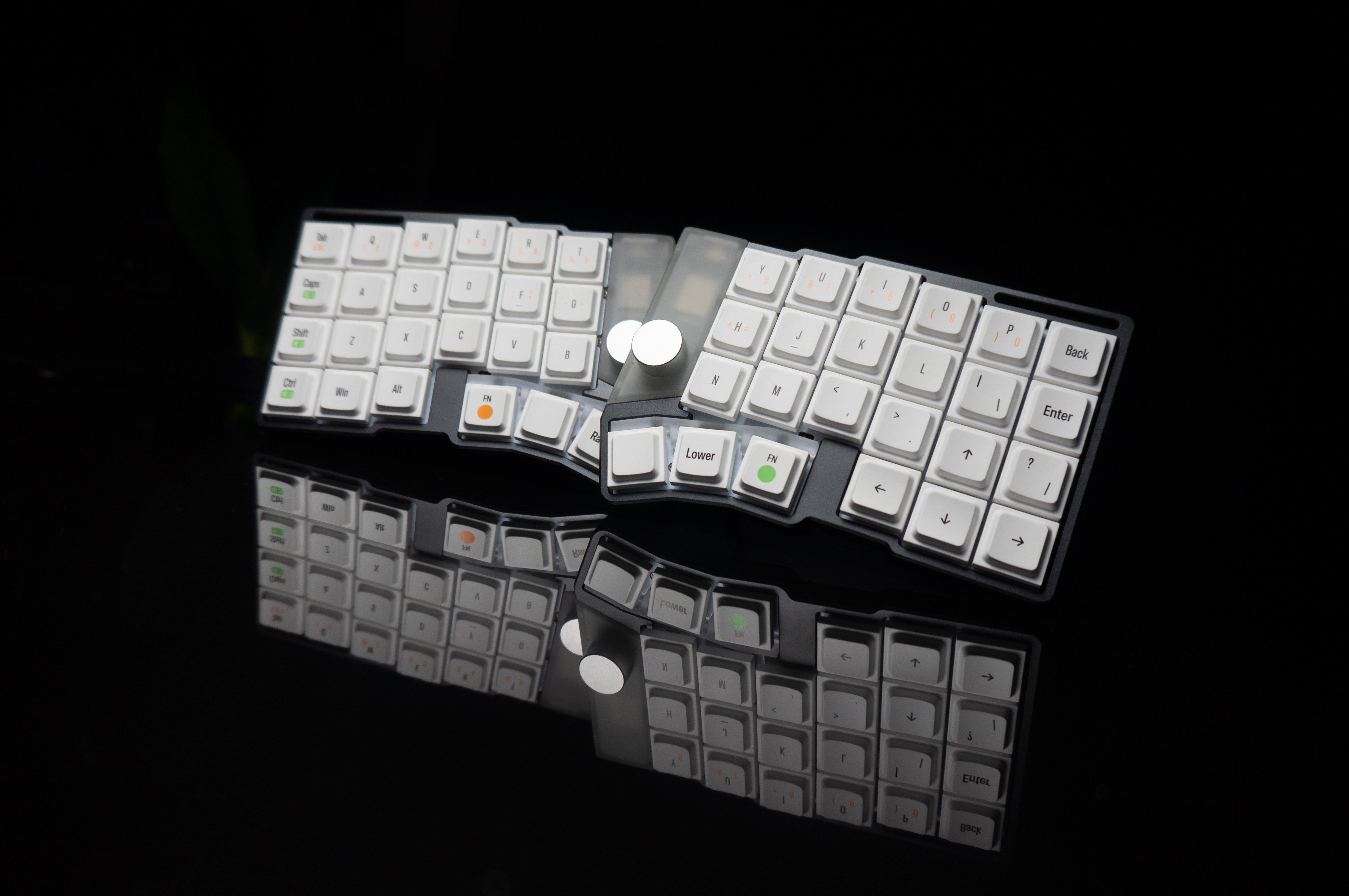 [Pre Order] Cornix Tented Low Profile Split Ergo Keyboard by JZF