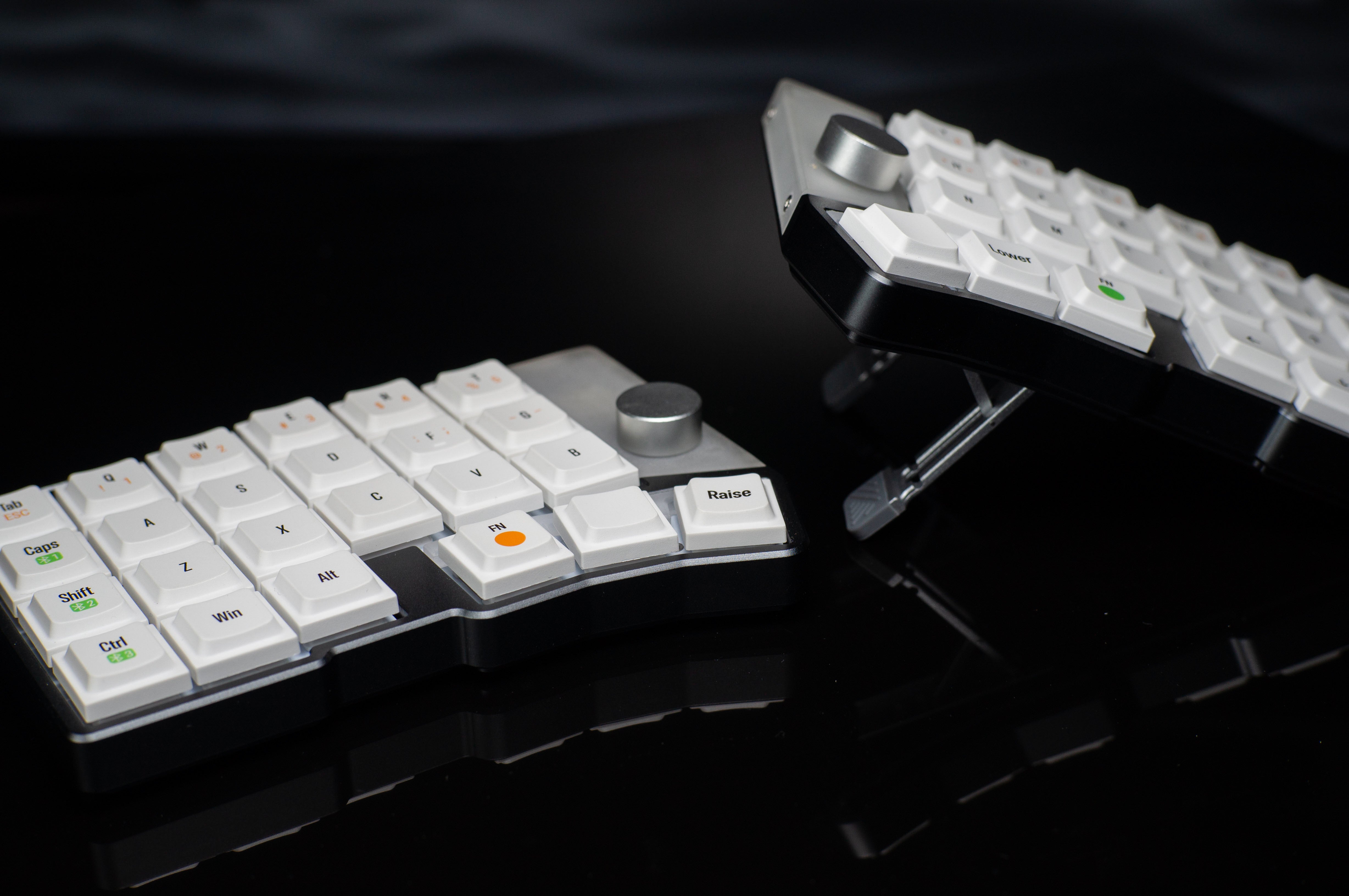 [Pre Order] Cornix Tented Low Profile Split Ergo Keyboard by JZF