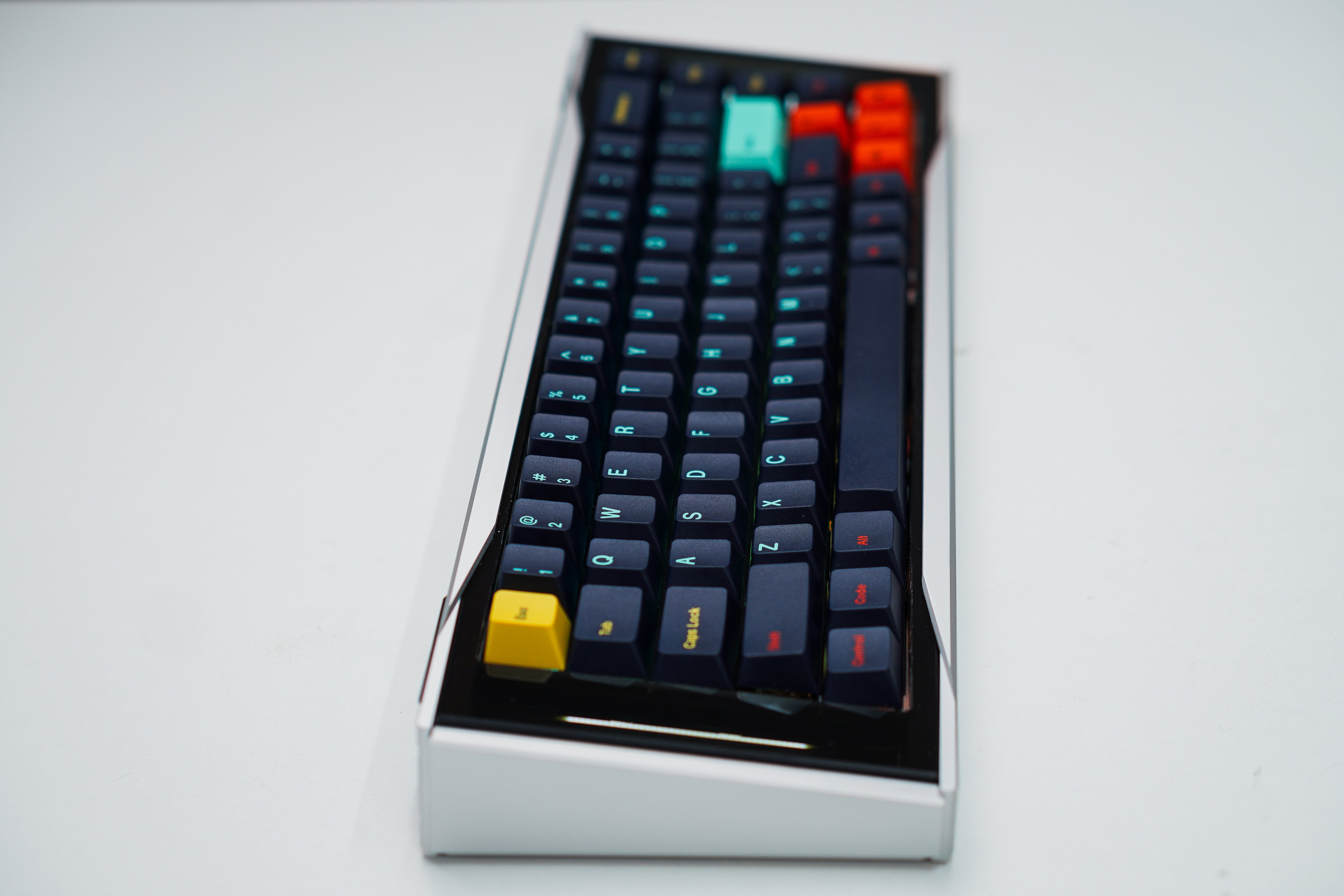 [In Stock] Lelelab Maxum 65 x GMK Metropolis Prebuilt Ready to Use Keyboard
