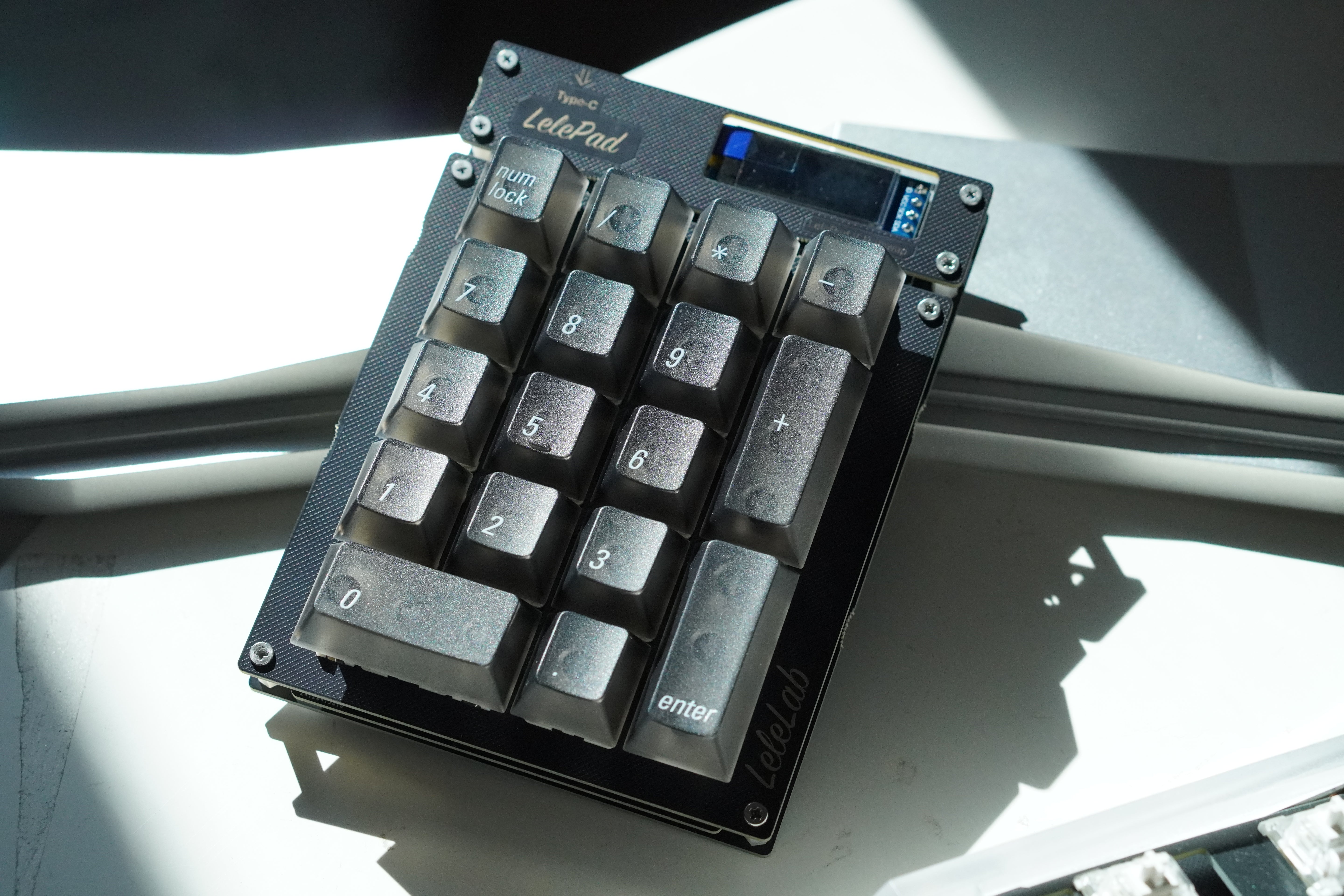 [In Stock] Lelepad Custom Numpad/Macropad Hotswappable Keyboard