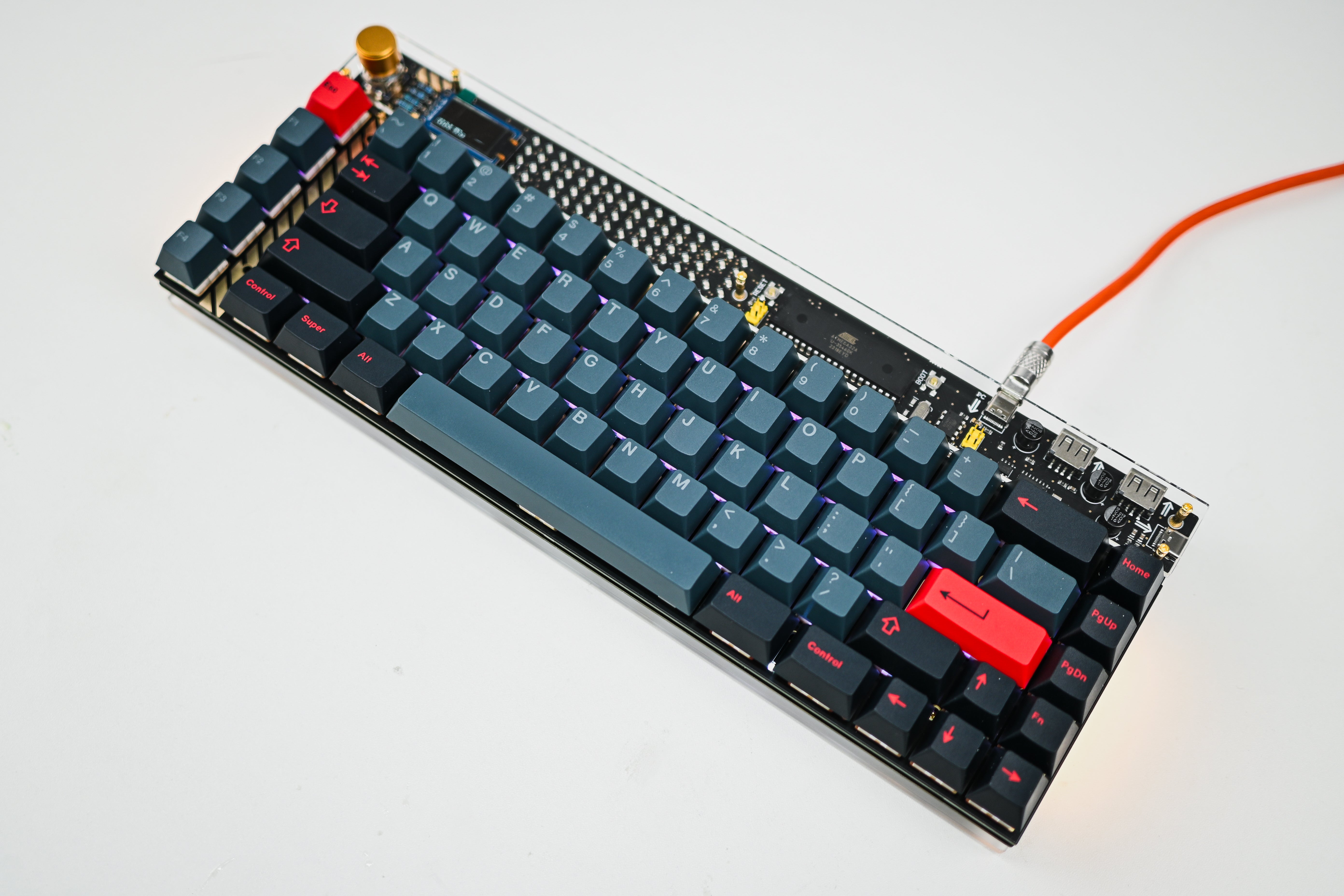 In Stock] Lelelab Y2K 76 x GMK Redline PreBuilt Ready-to-use Keyboard
