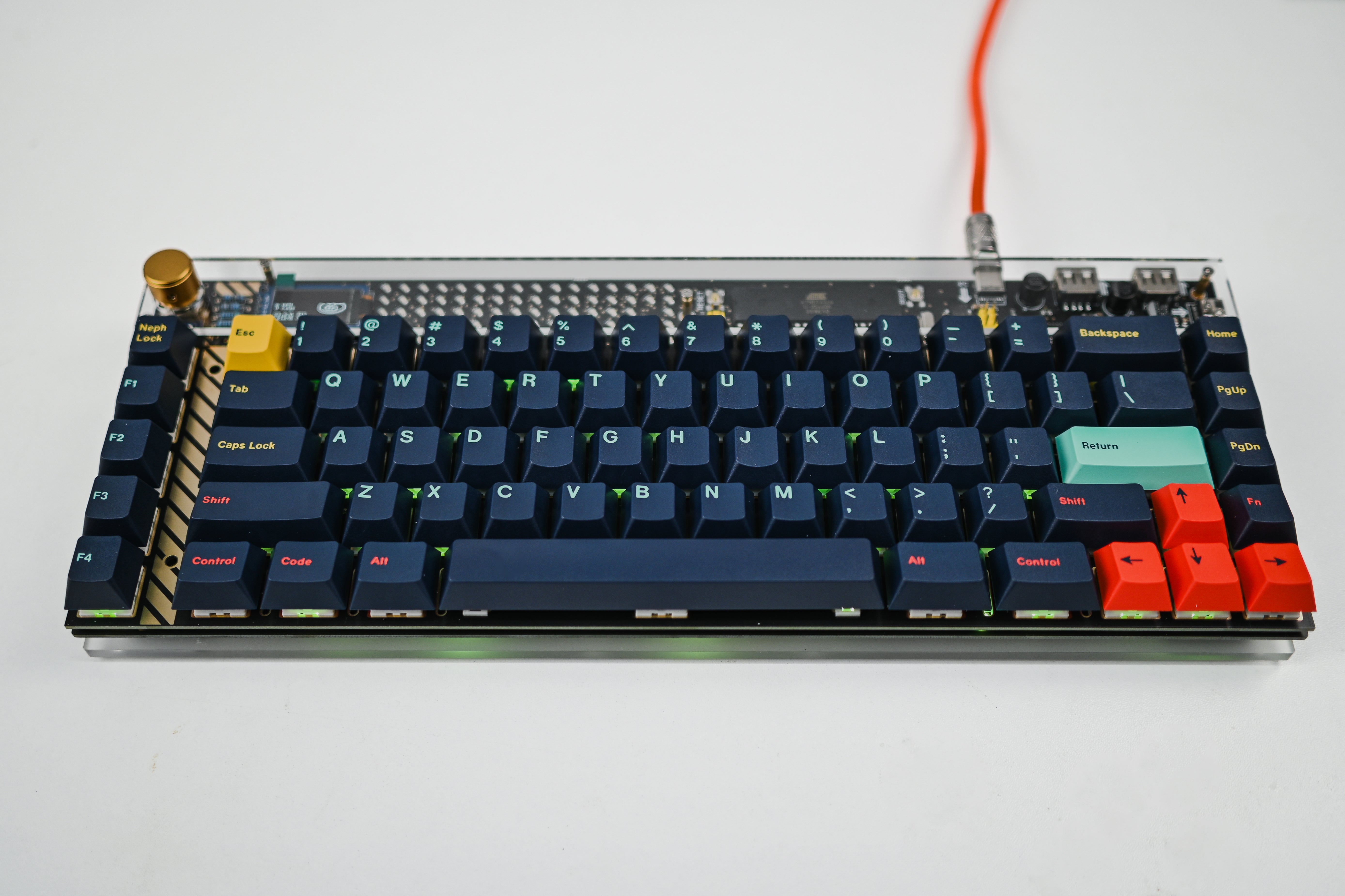 In Stock] Lelelab Y2K 76 x GMK Metropolis PreBuilt Ready-to-use Keybo