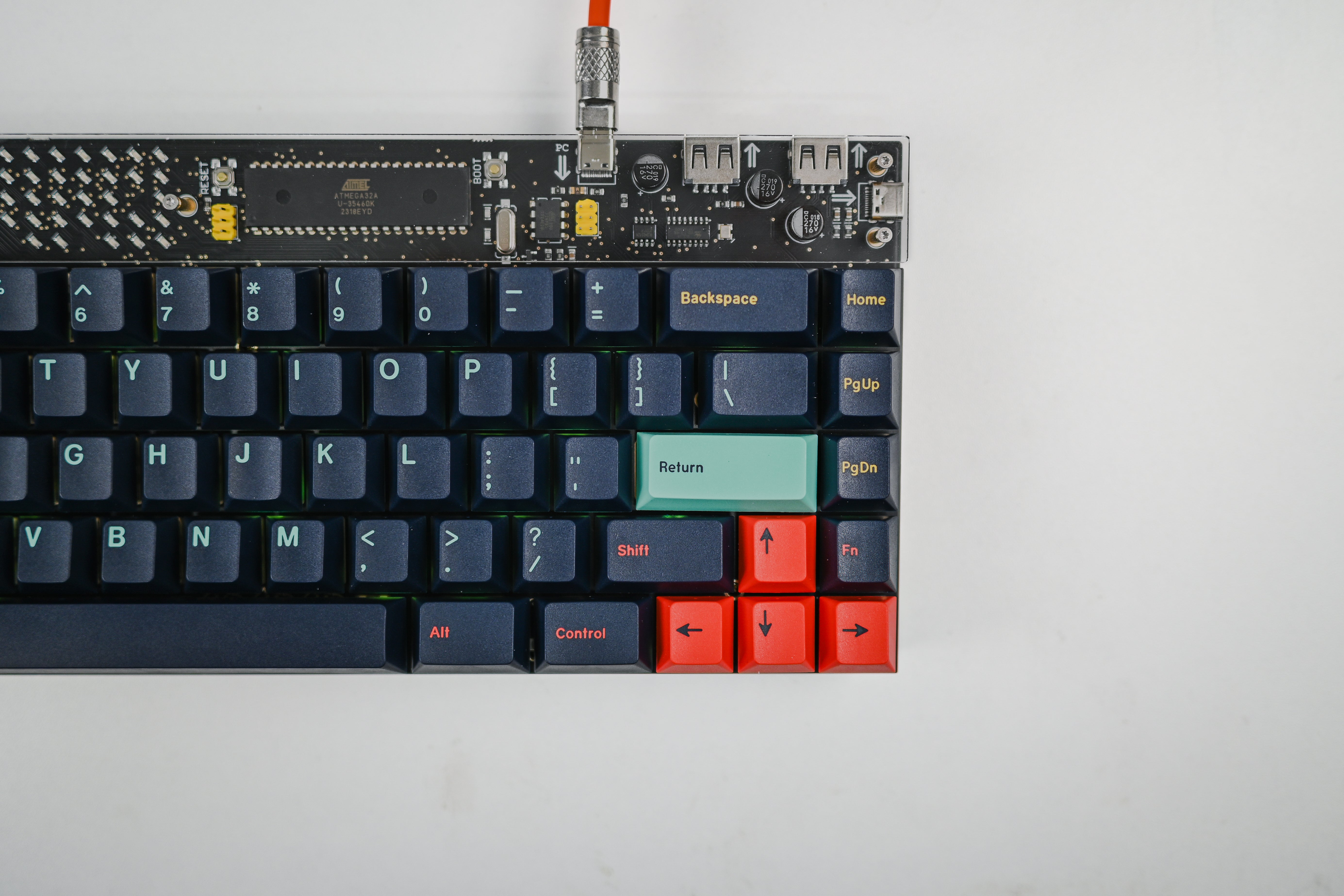 [In Stock] Lelelab Y2K 76 x GMK Metropolis PreBuilt Ready-to-use Keyboard