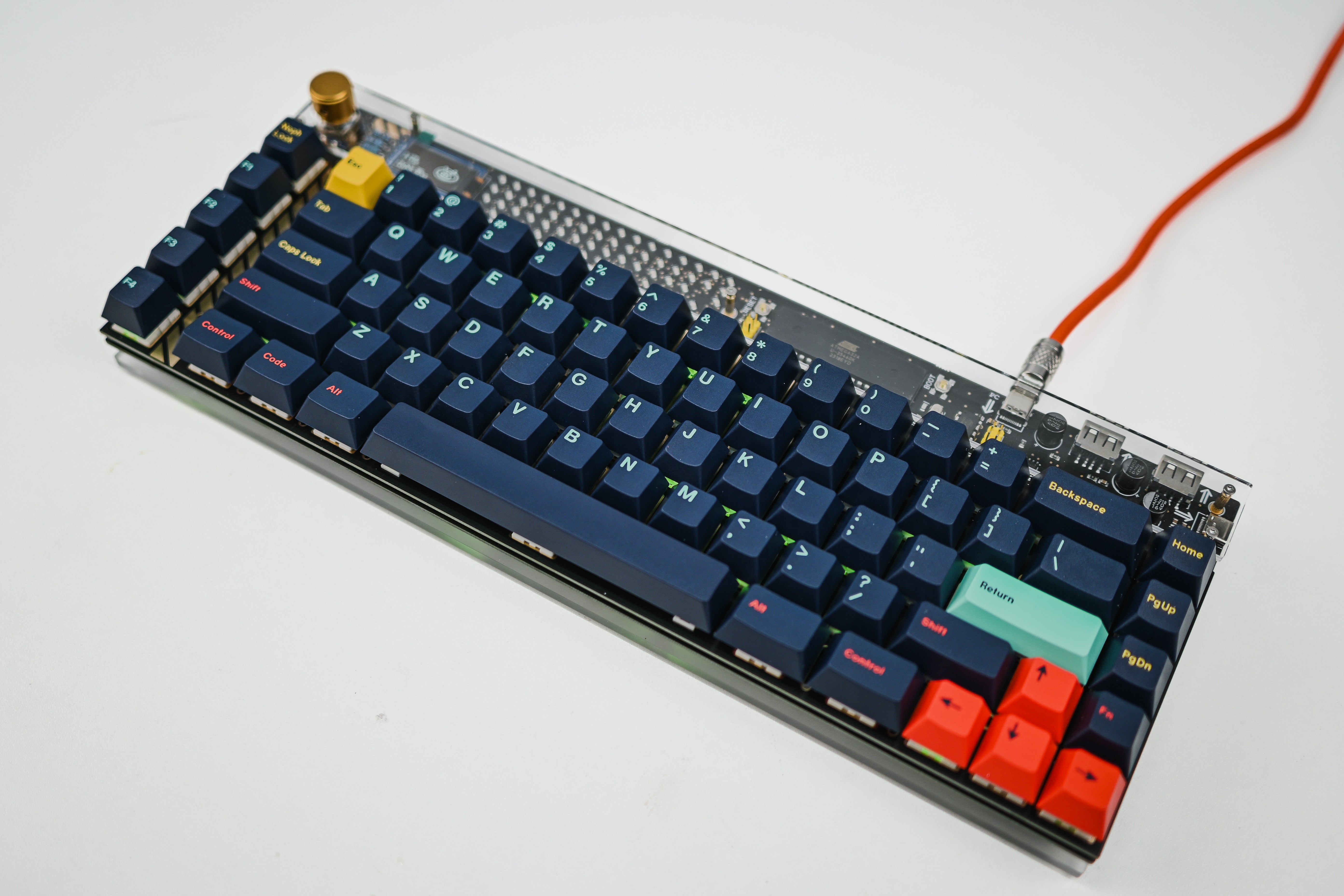 [In Stock] Lelelab Y2K 76 x GMK Metropolis PreBuilt Ready-to-use Keyboard