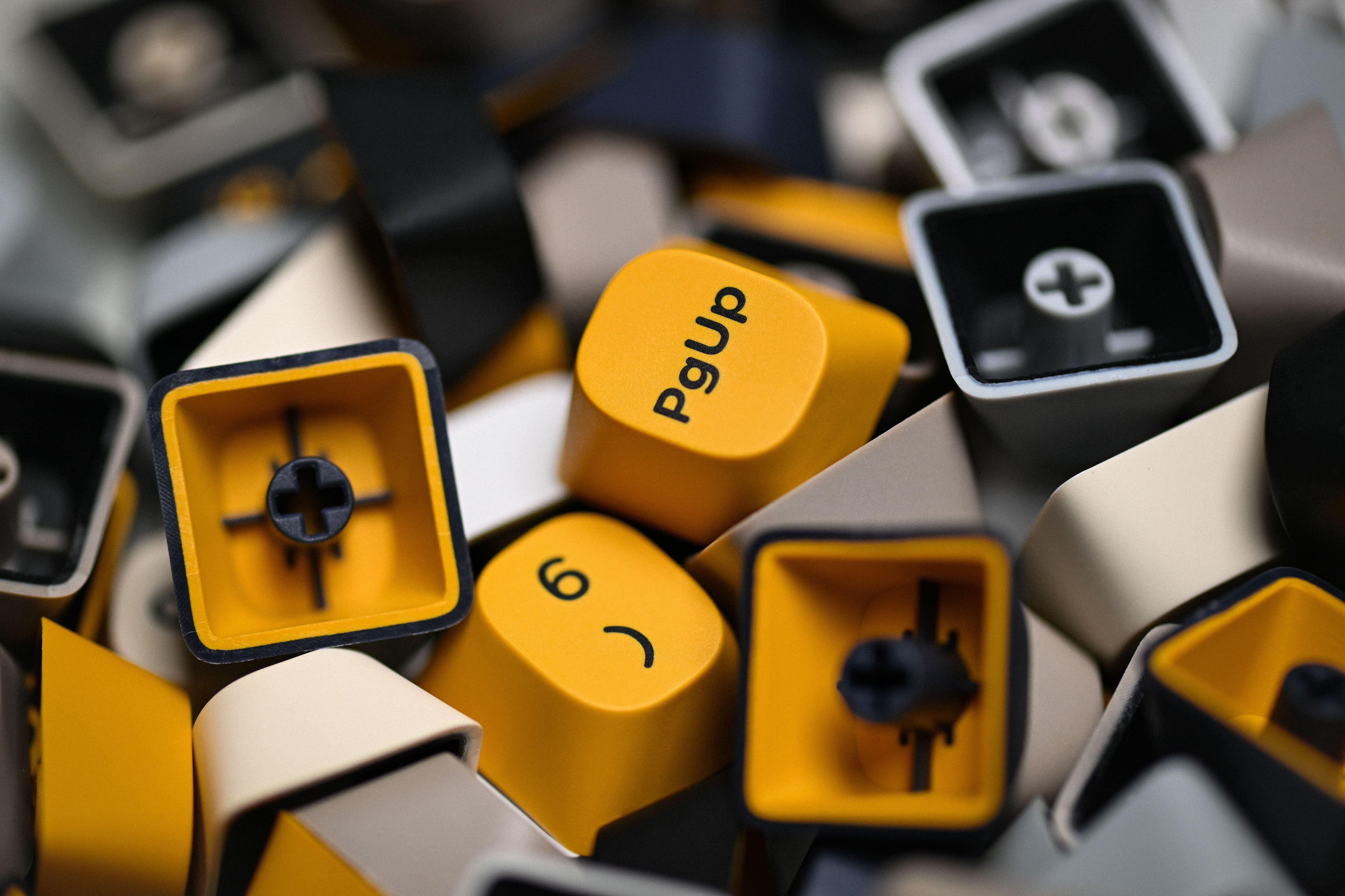 [In Stock] RAMA CAPS Keycap Sets