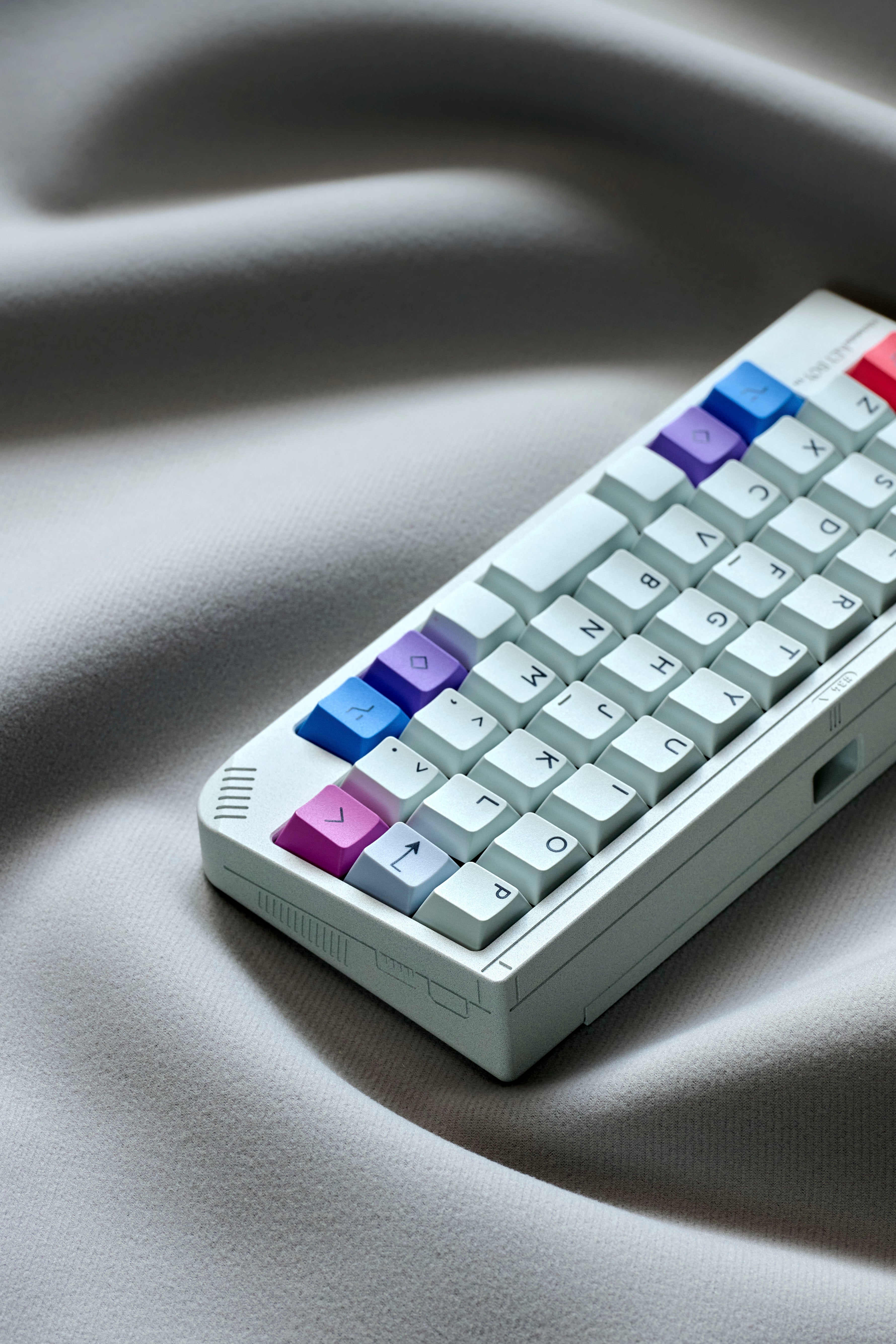 [Pre-Order] GB34 40% Keyboard Kit by Niuniu