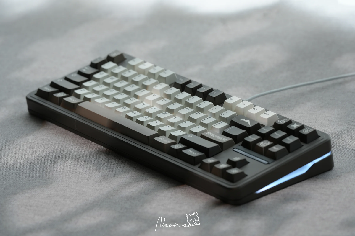 [In Stock] Space80: Apollo’s Cyber Armor keyboard kit By Gray Studio