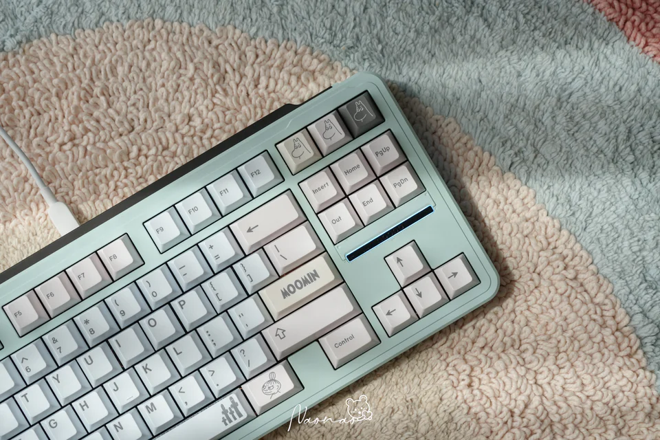 [In Stock] Space80: Apollo’s Cyber Armor keyboard kit By Gray Studio