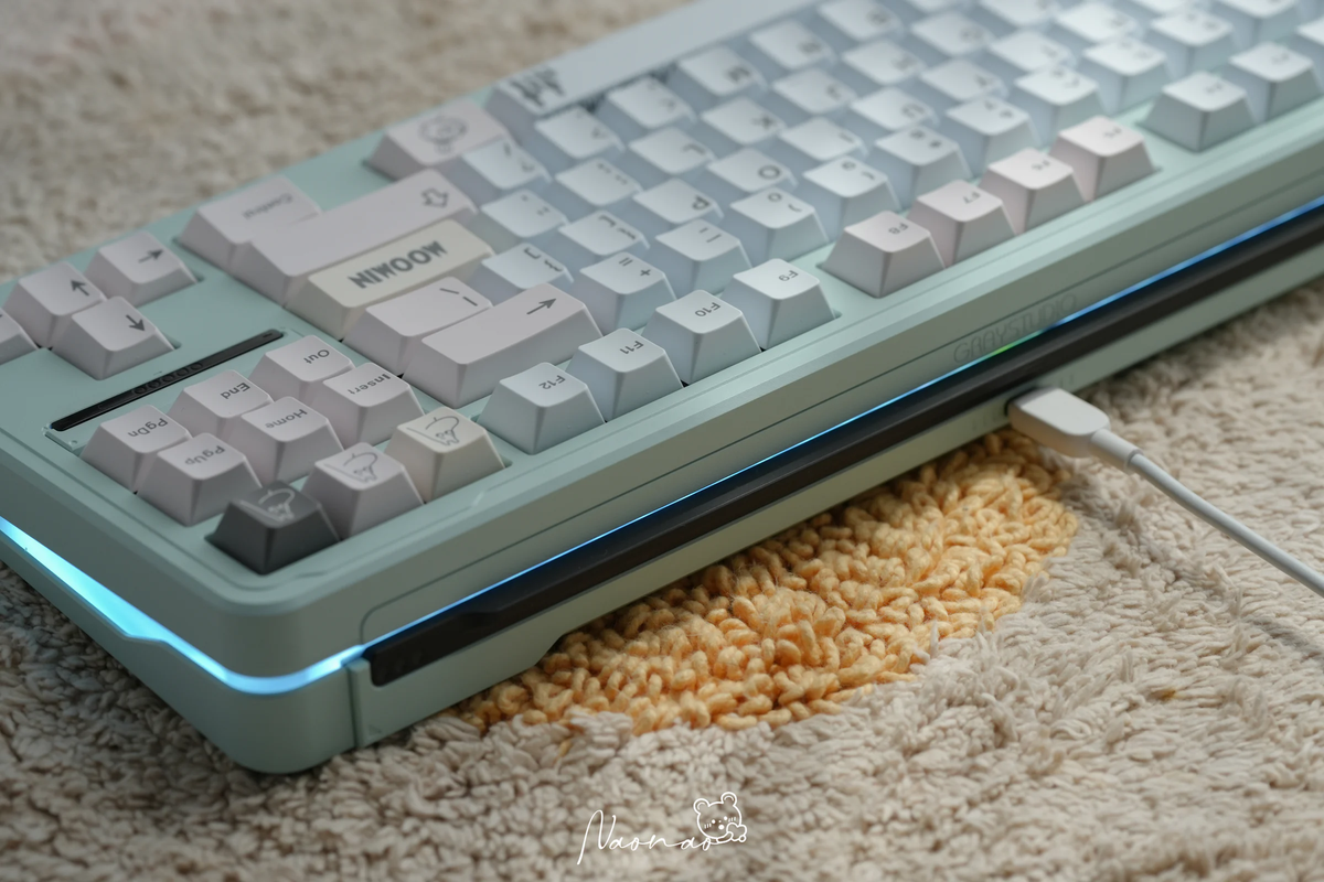 [In Stock] Space80: Apollo’s Cyber Armor keyboard kit By Gray Studio