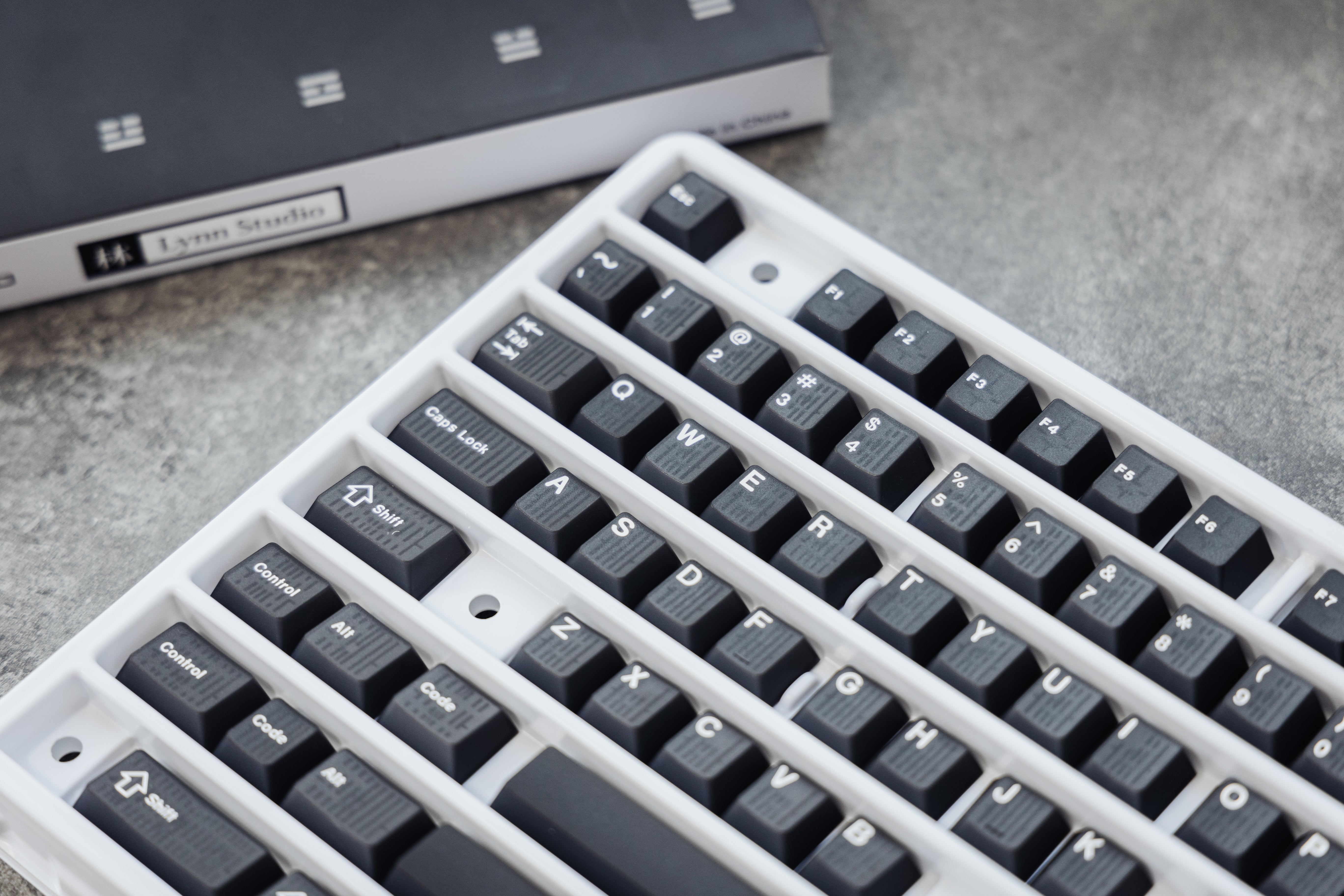 Taiki A-tyan 無線KeyballBLE We made a Wireless low-profile Keyball-Alpha with a track