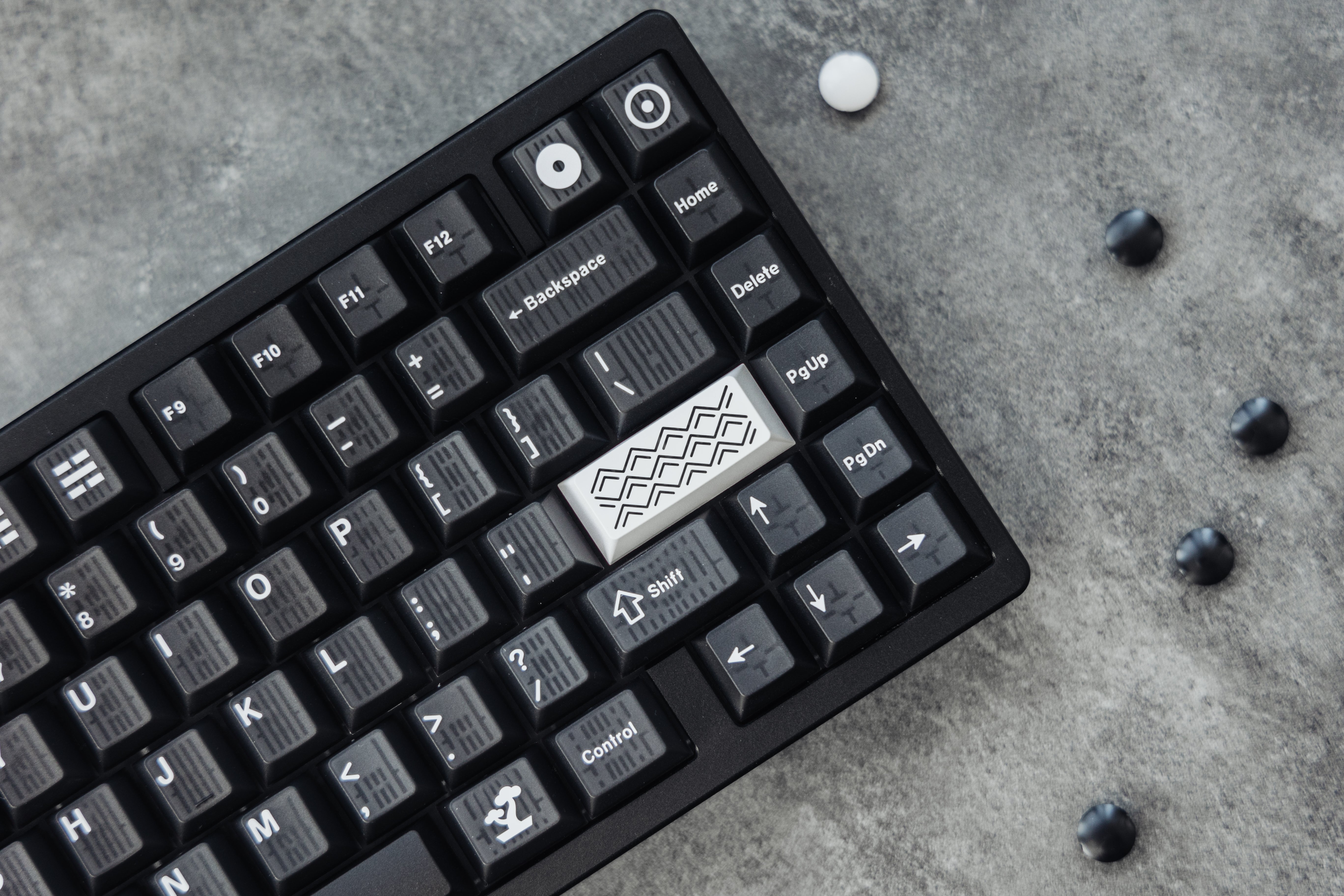 In Stock] KeyKobo Taiji Translucent Doubleshot Keycap Set