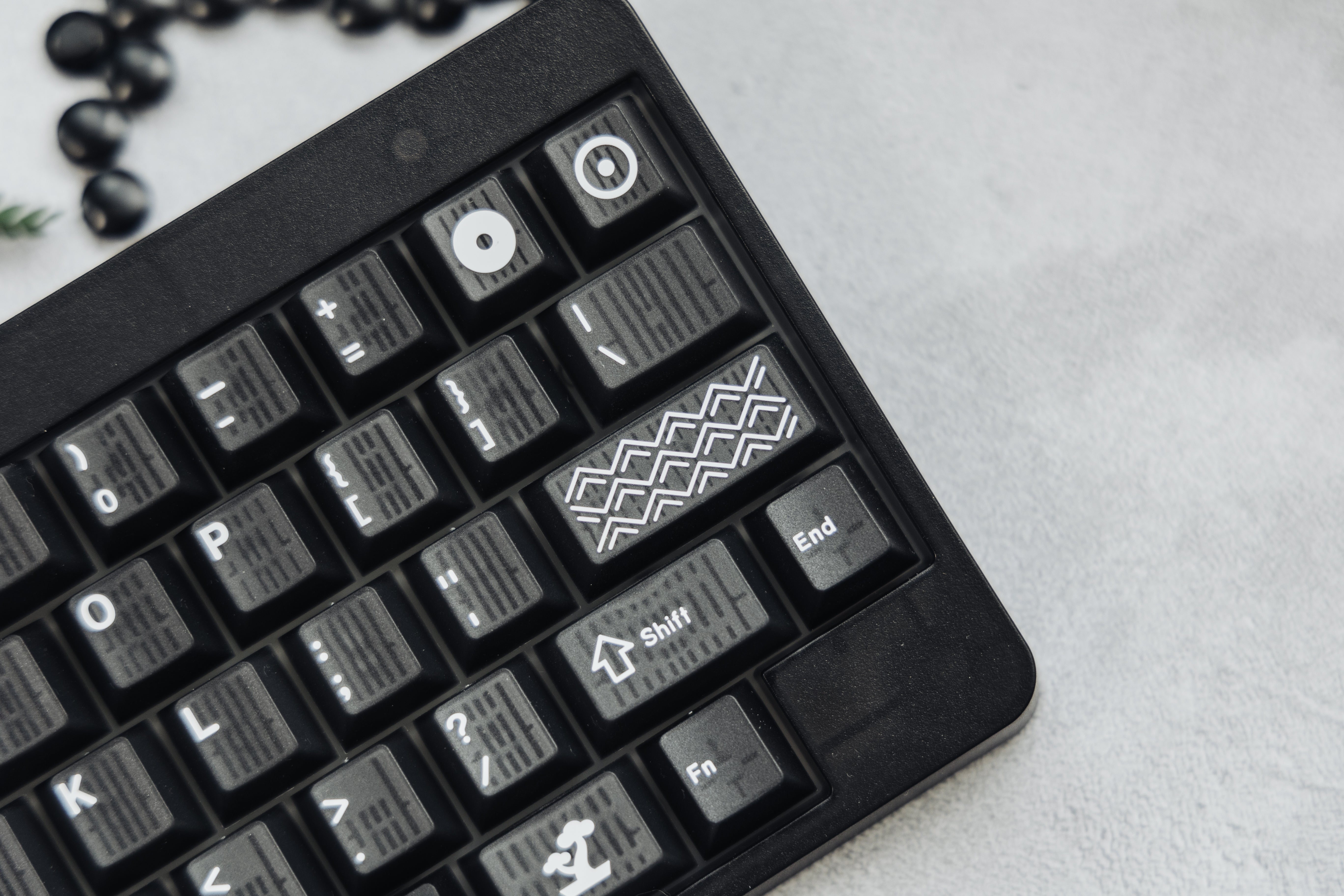 In Stock] KeyKobo Taiji Translucent Doubleshot Keycap Set